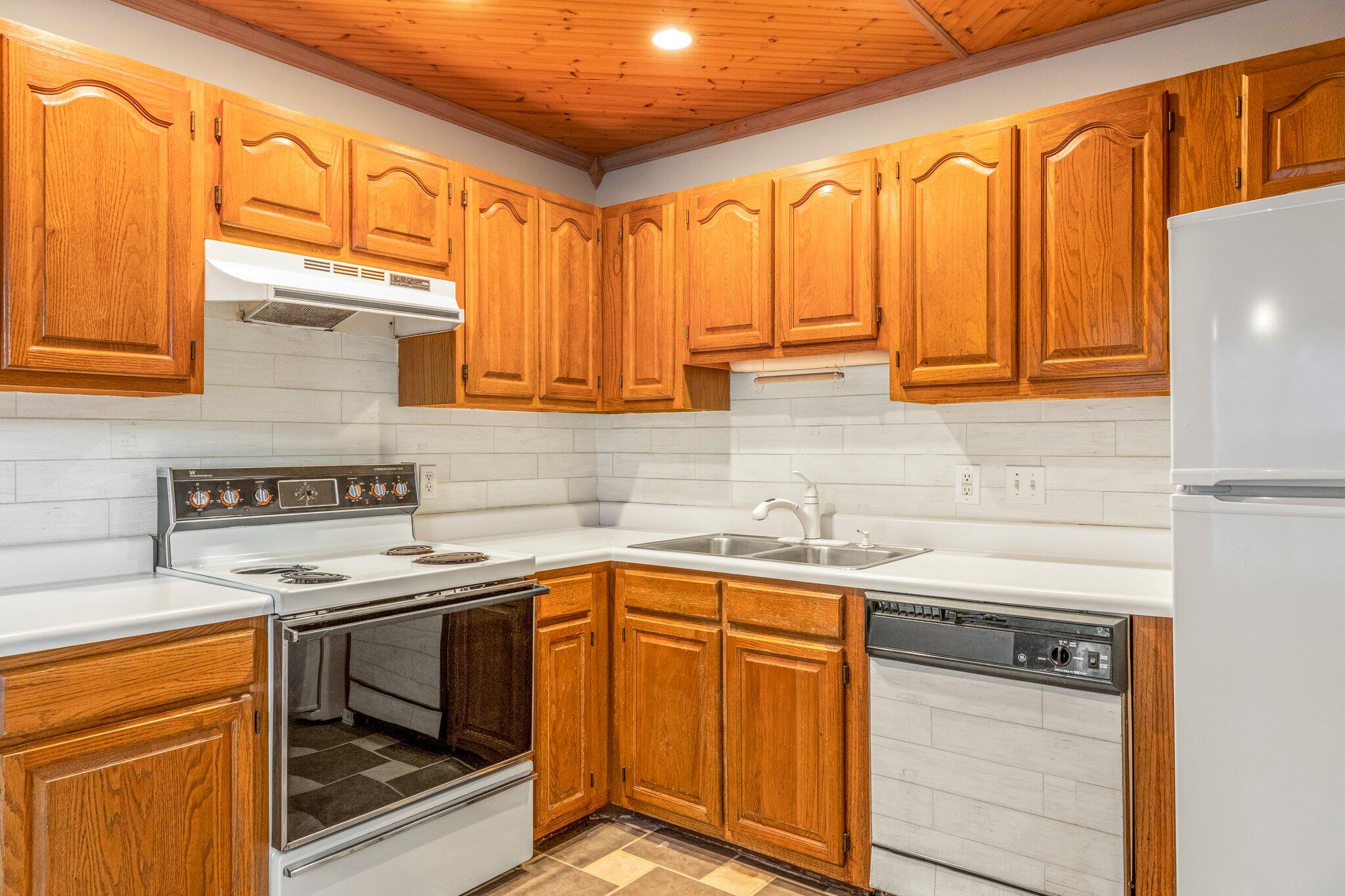 LLOYD & HETHERINGTON - Residential