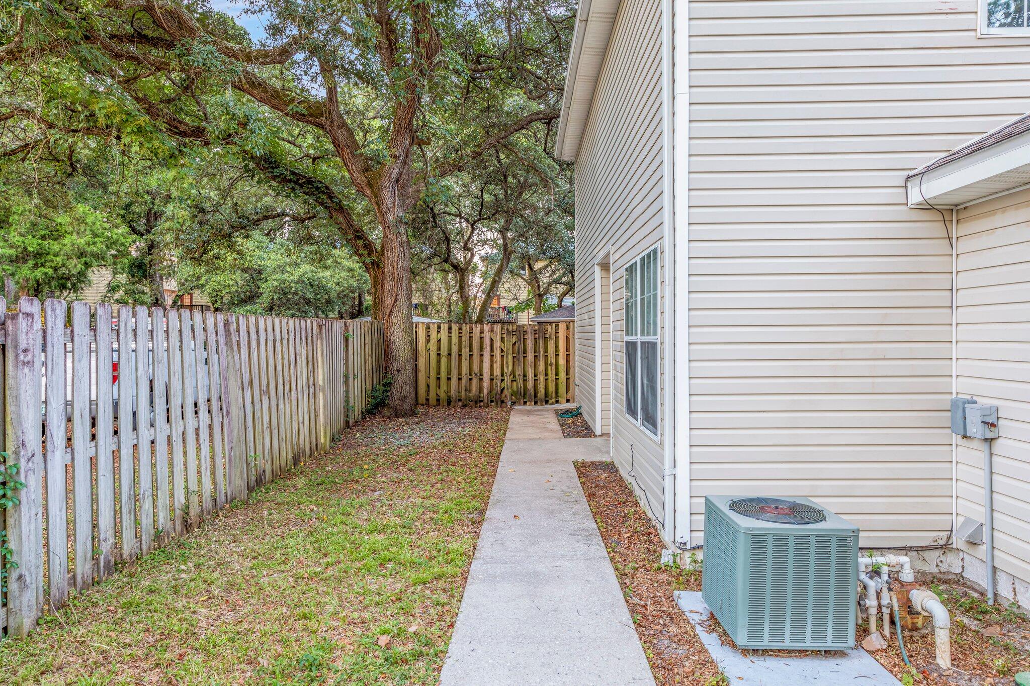 LLOYD & HETHERINGTON - Residential