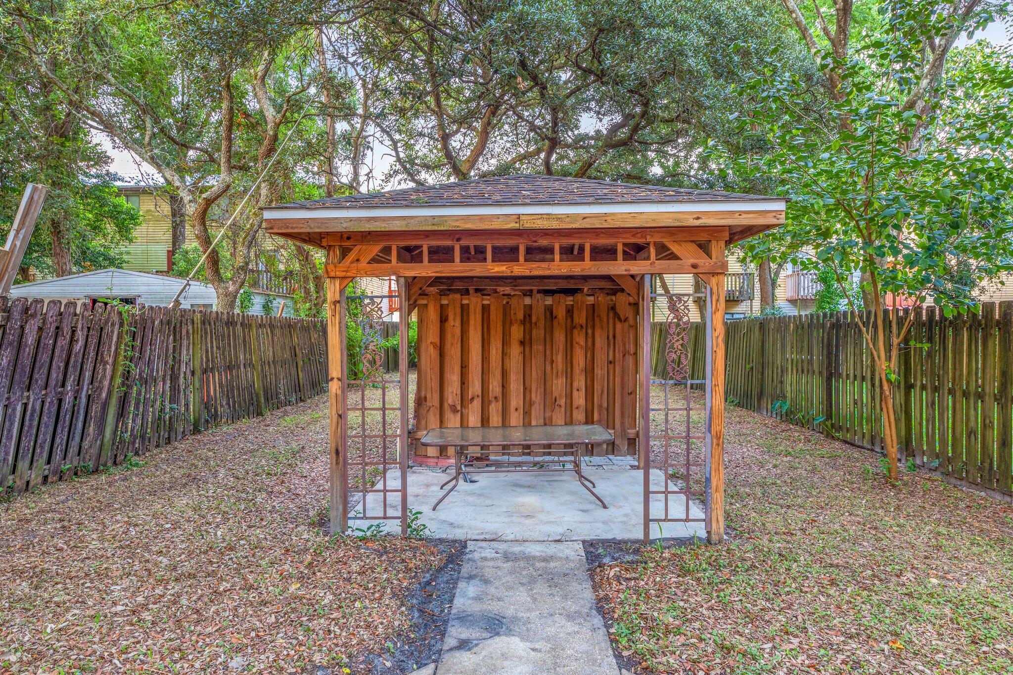 LLOYD & HETHERINGTON - Residential