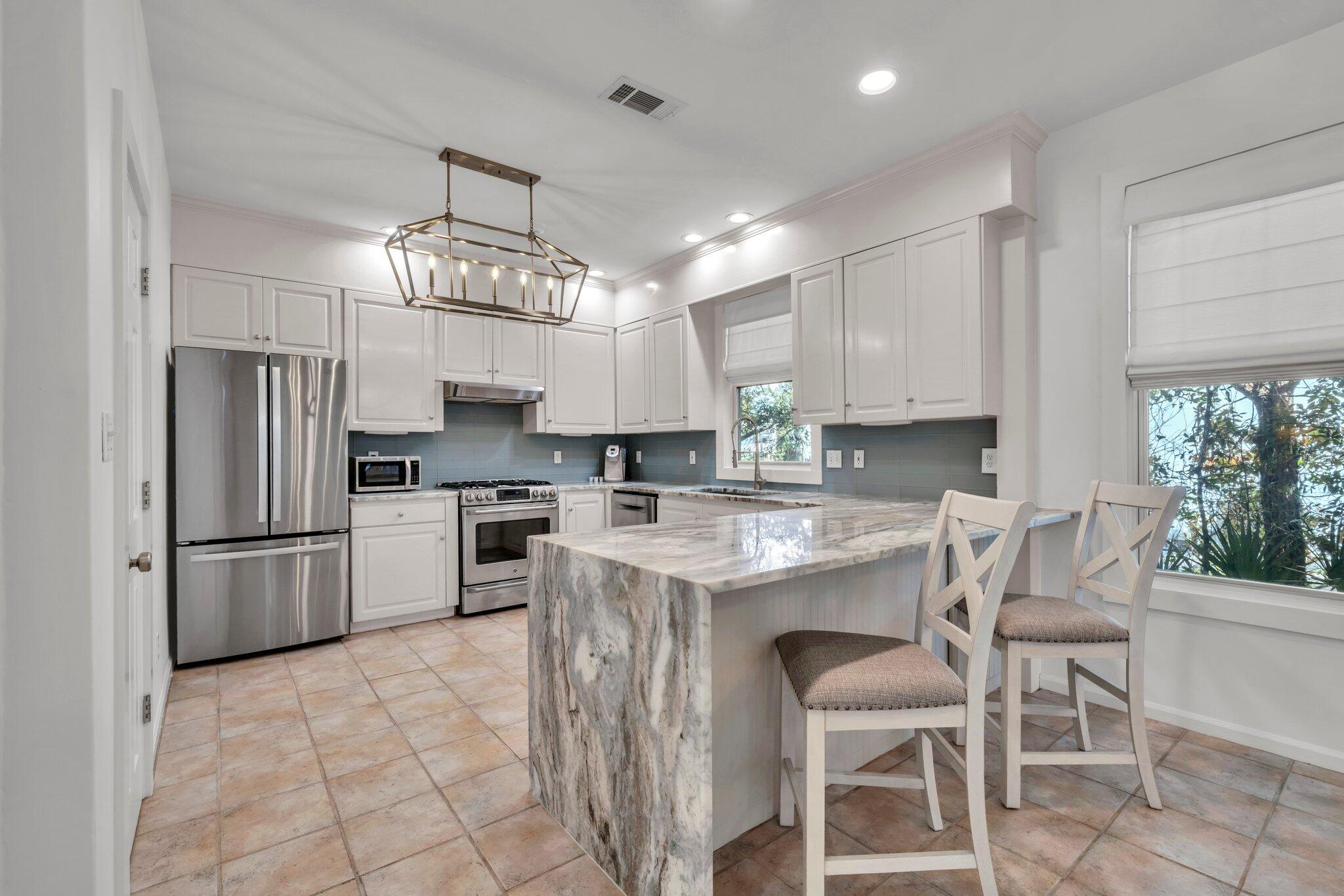 LAKEWOOD  POINTE ESTATES - Residential