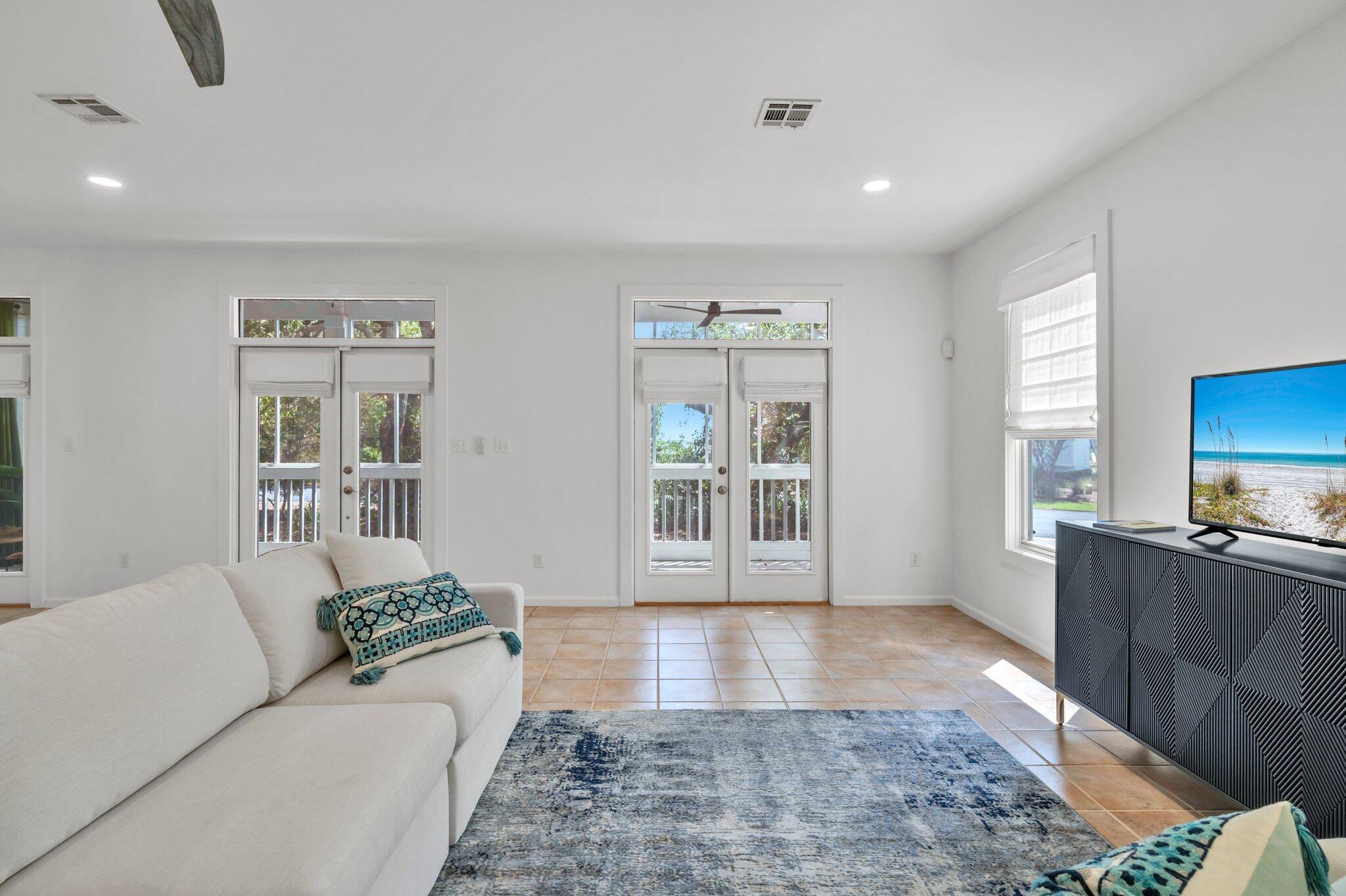 LAKEWOOD  POINTE ESTATES - Residential