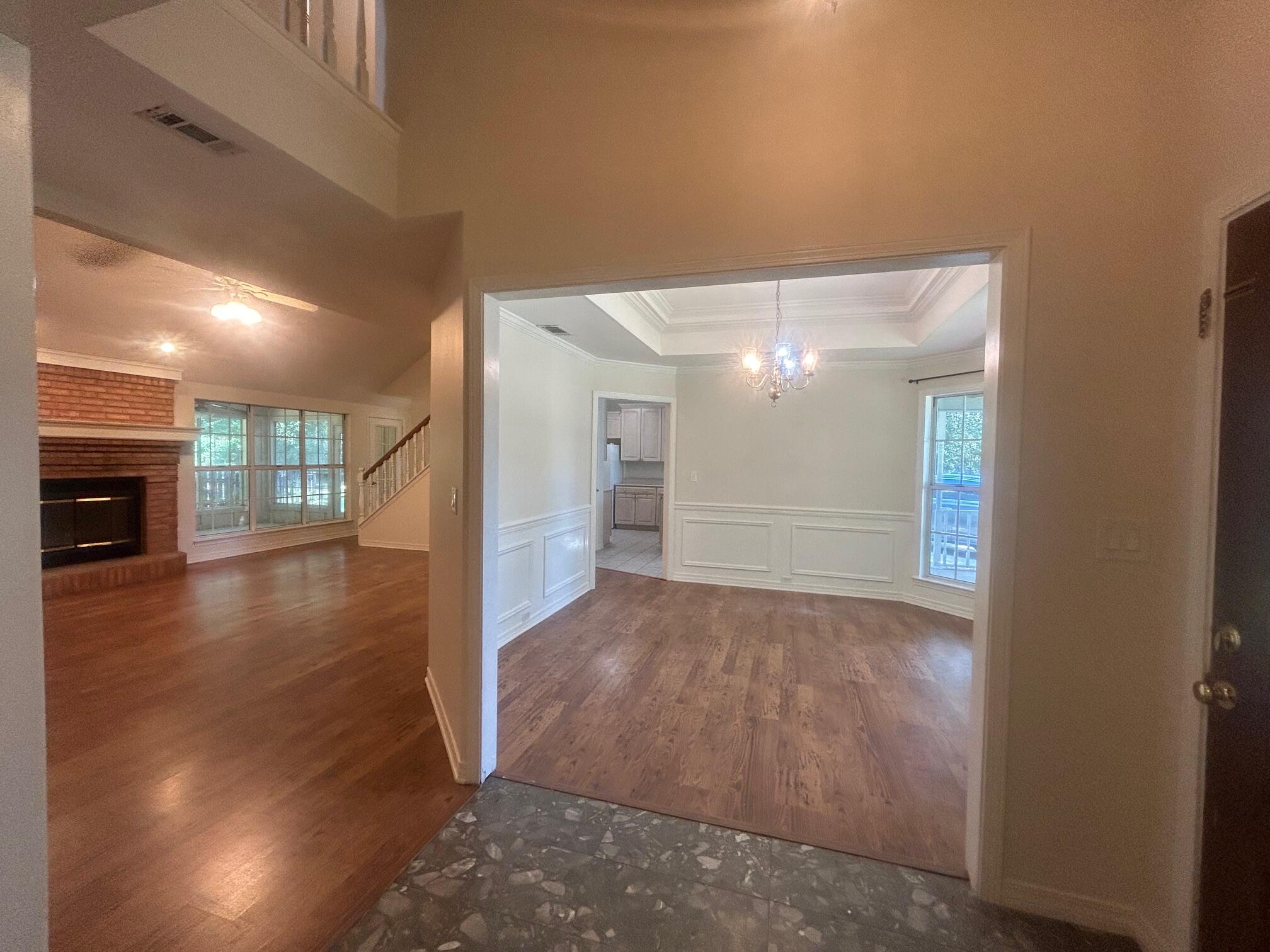RIVERSIDE NORTH - Residential Lease
