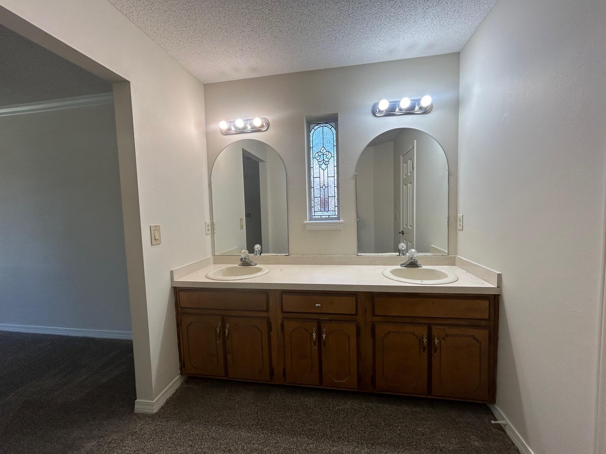 RIVERSIDE NORTH - Residential Lease