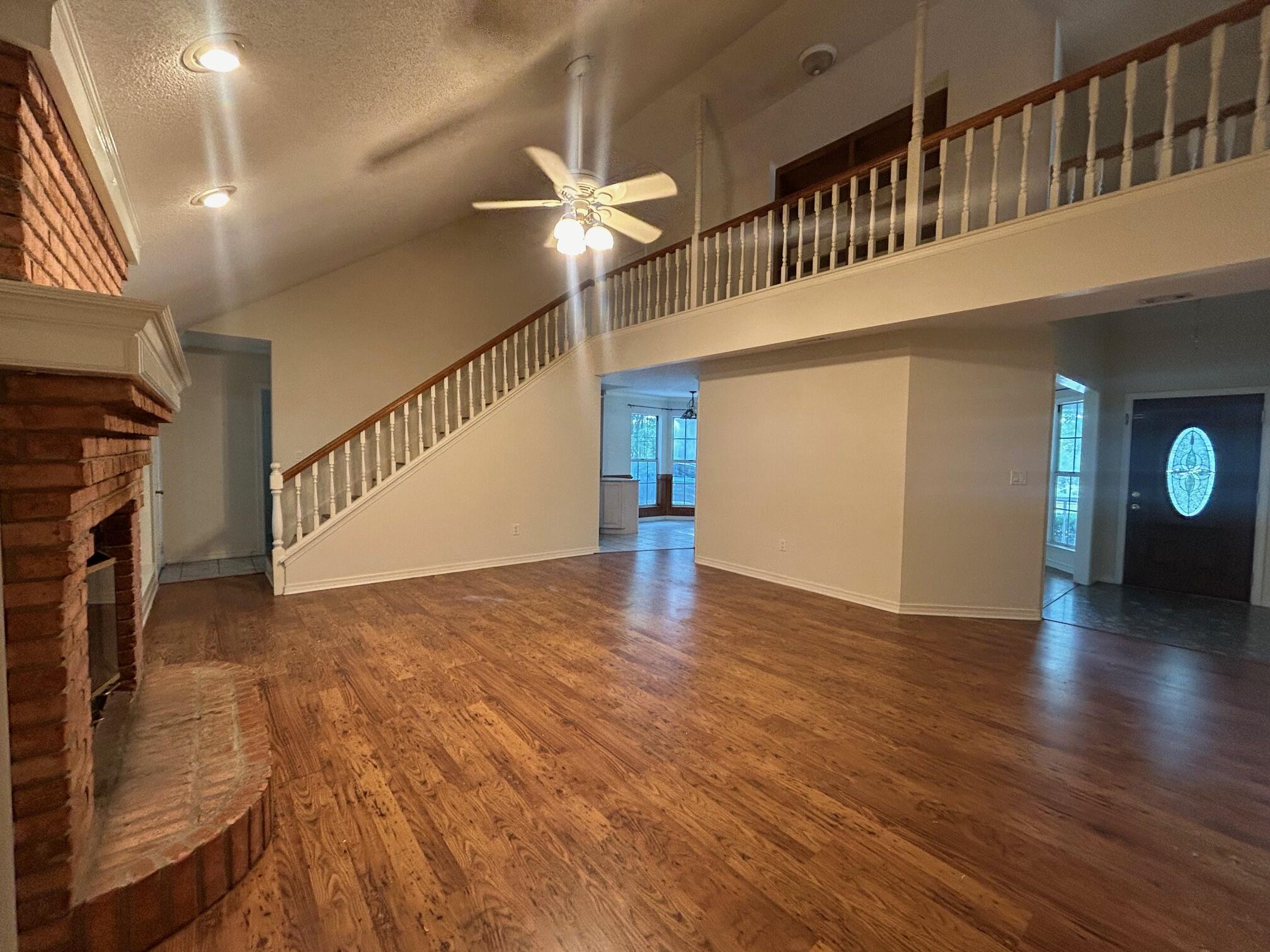 RIVERSIDE NORTH - Residential Lease