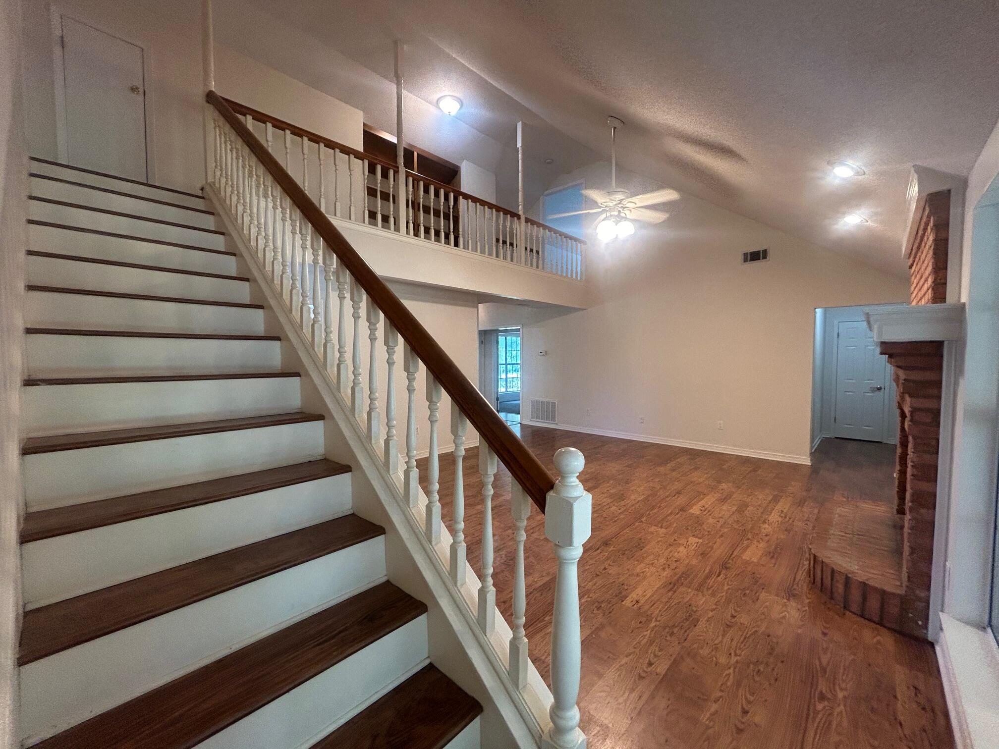 RIVERSIDE NORTH - Residential Lease