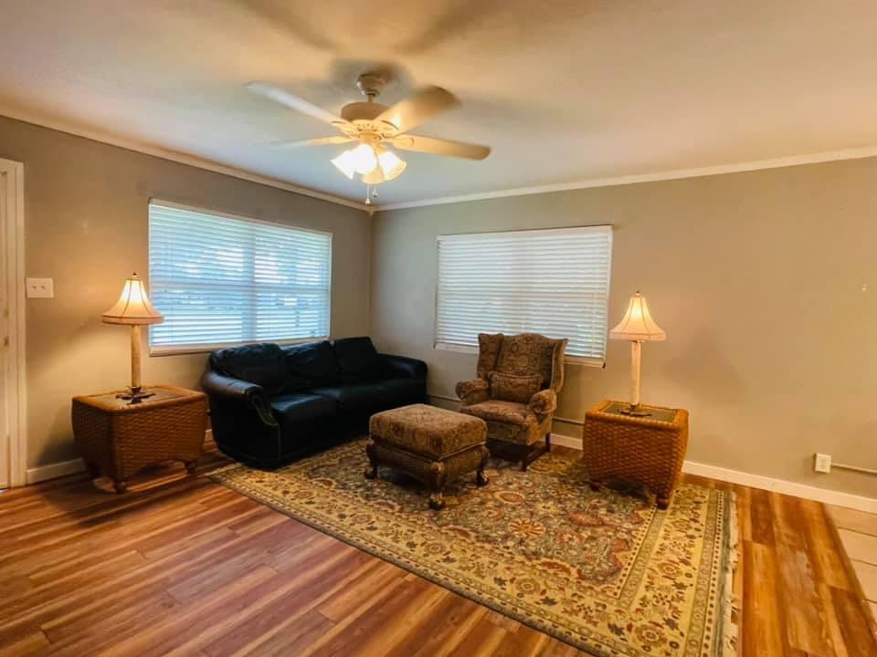 METES & BOUNDS - Residential Lease