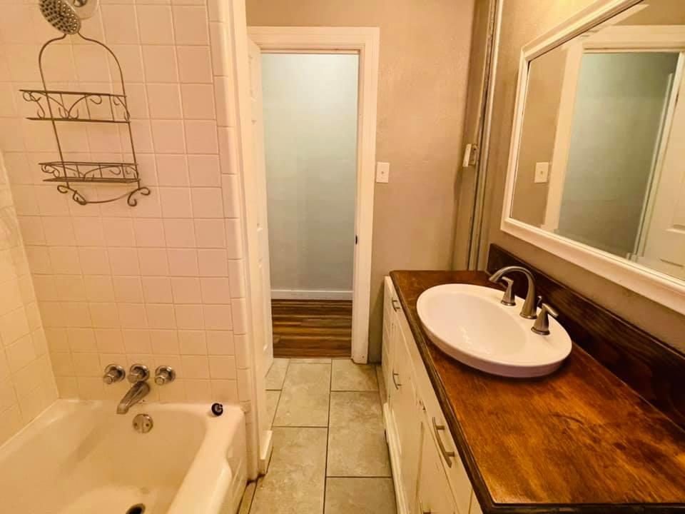 METES & BOUNDS - Residential Lease