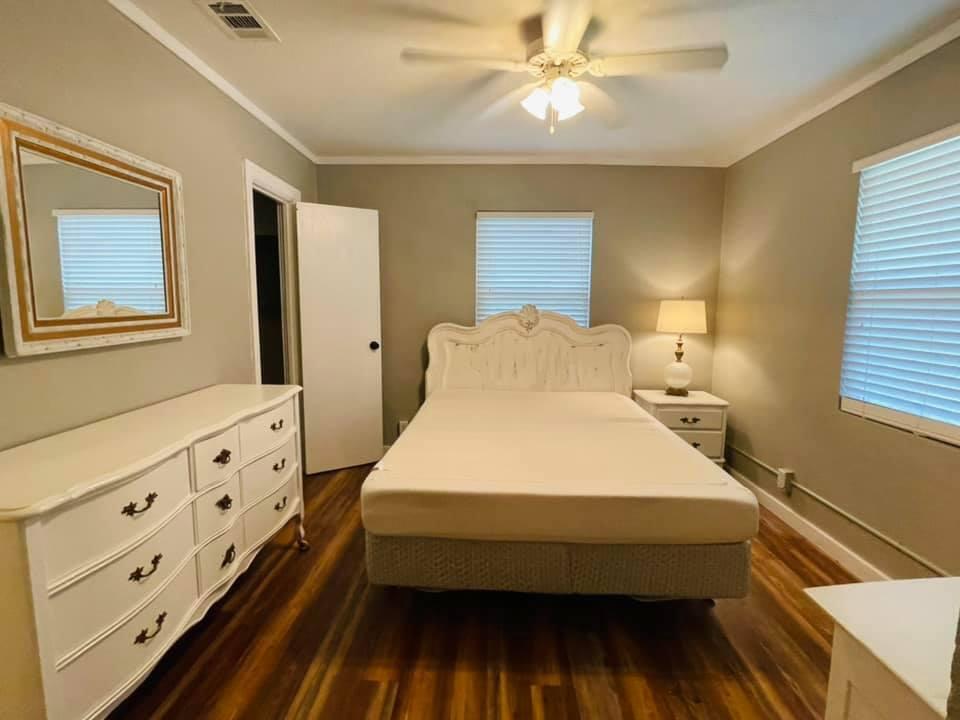 METES & BOUNDS - Residential Lease