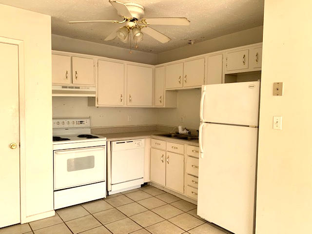 BREAKERS WEST - Residential