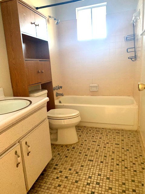 BREAKERS WEST - Residential