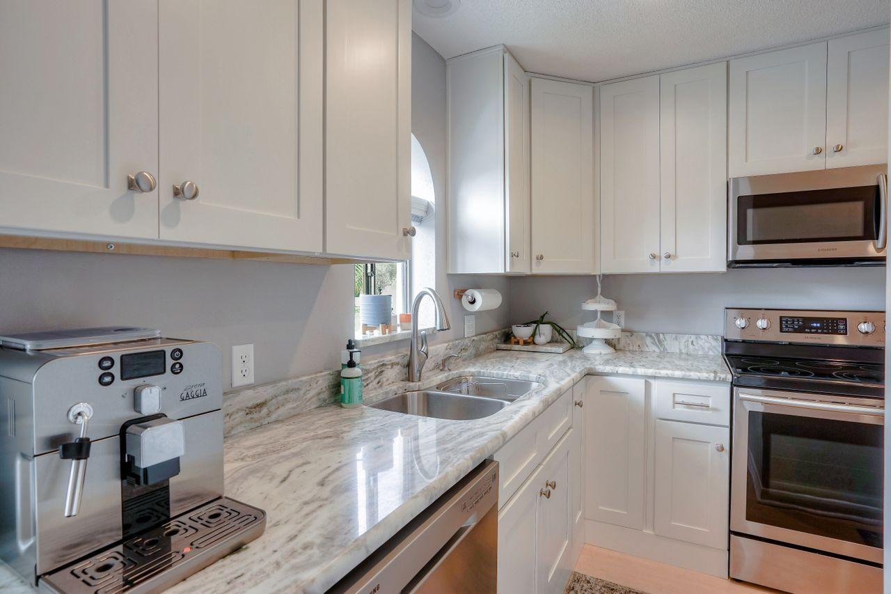 ISLA BLANCA T/H - Residential