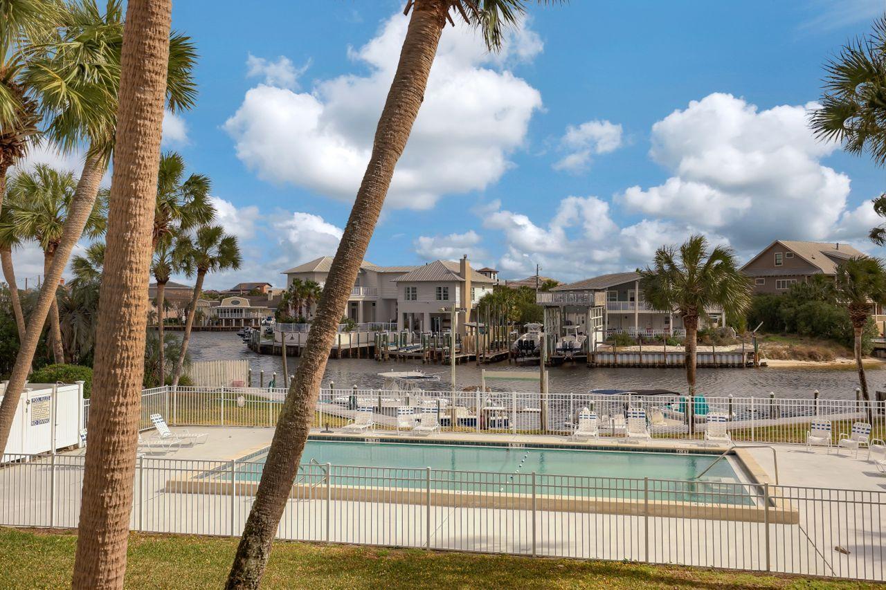 ISLA BLANCA T/H - Residential