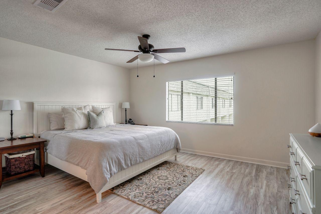 ISLA BLANCA T/H - Residential