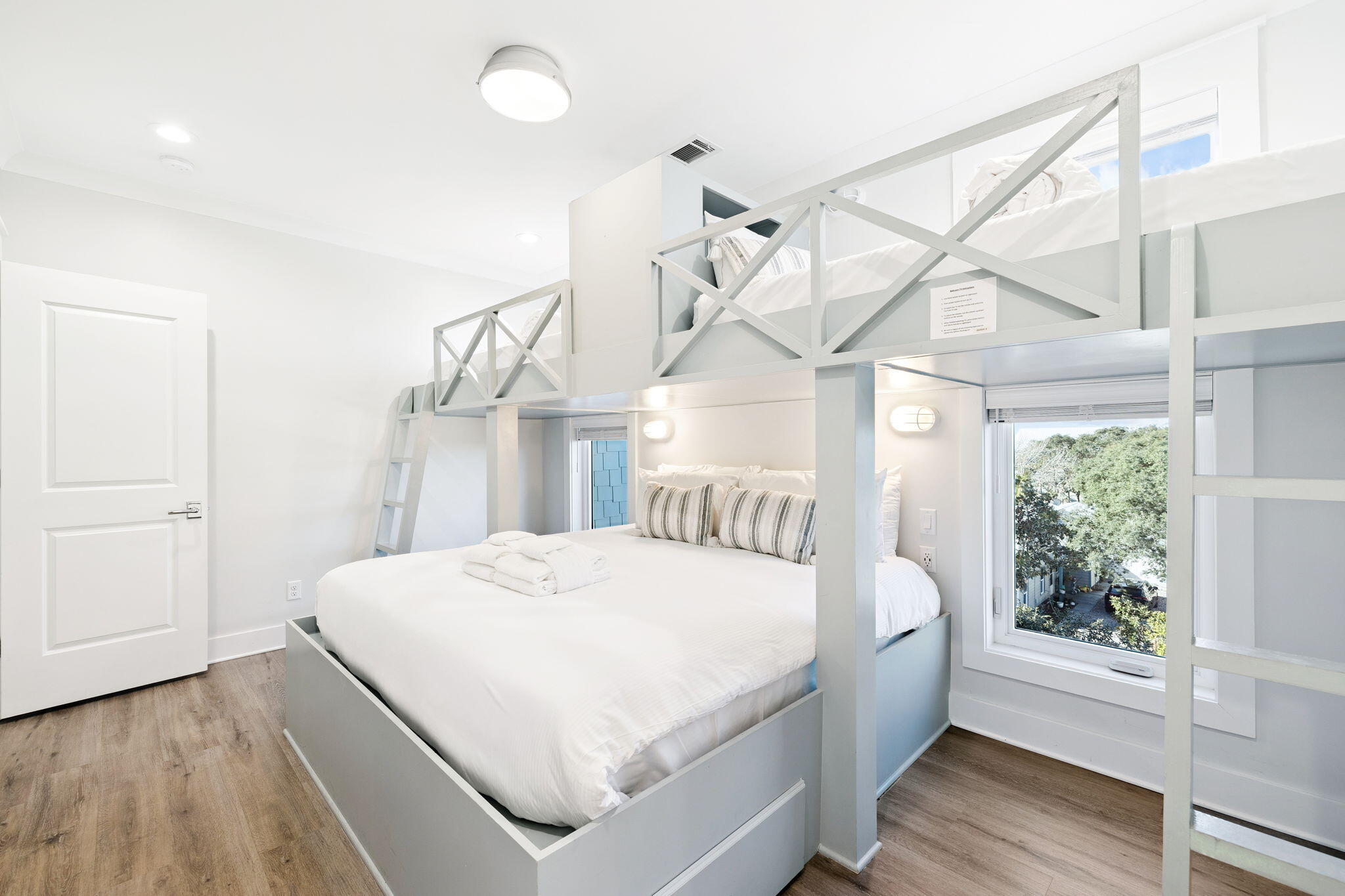 BLUE MOUNTAIN BEACH - Residential