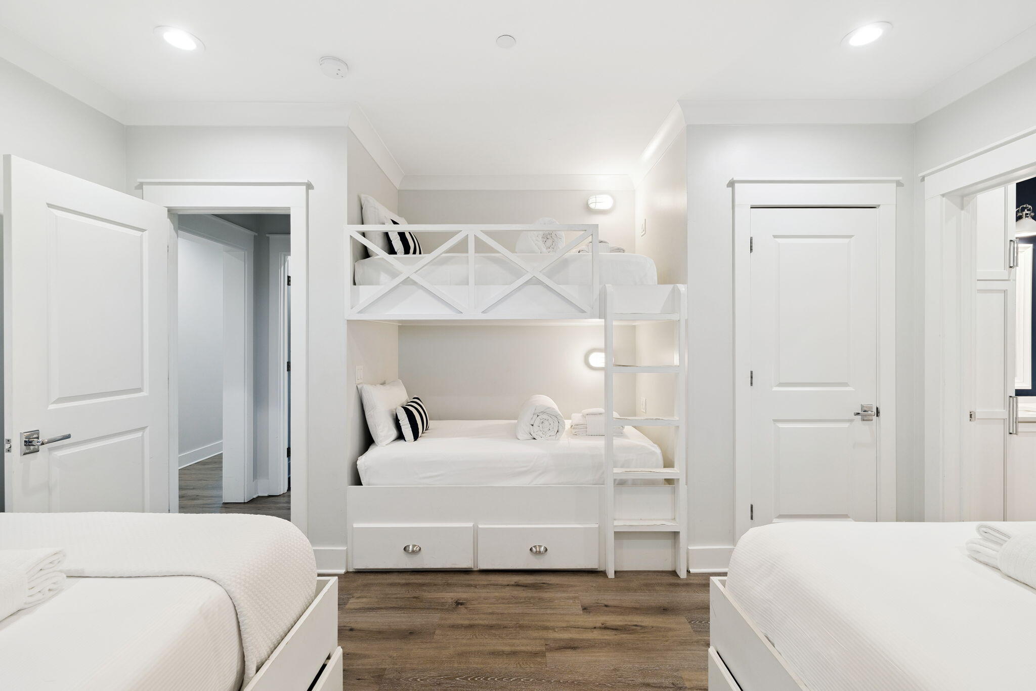 BLUE MOUNTAIN BEACH - Residential