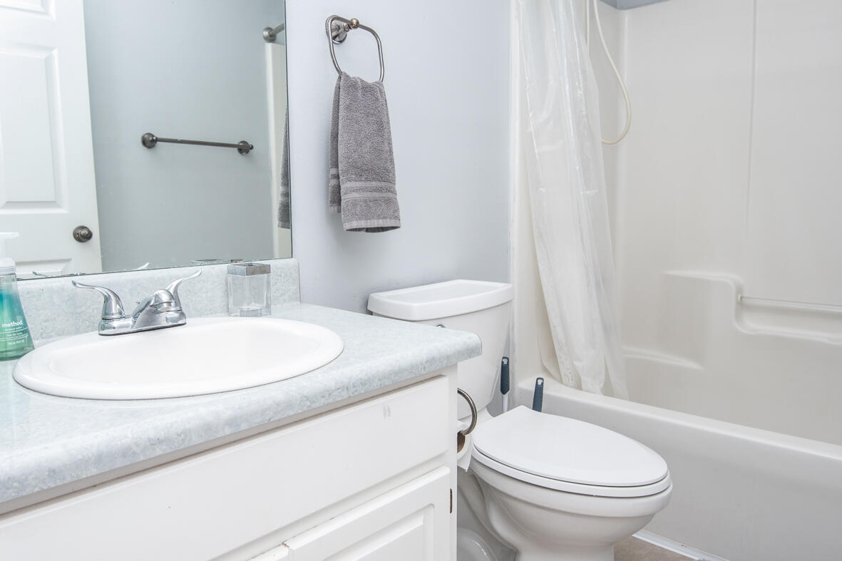 CHEROKEE BEND S/D PH 2 - Residential Lease