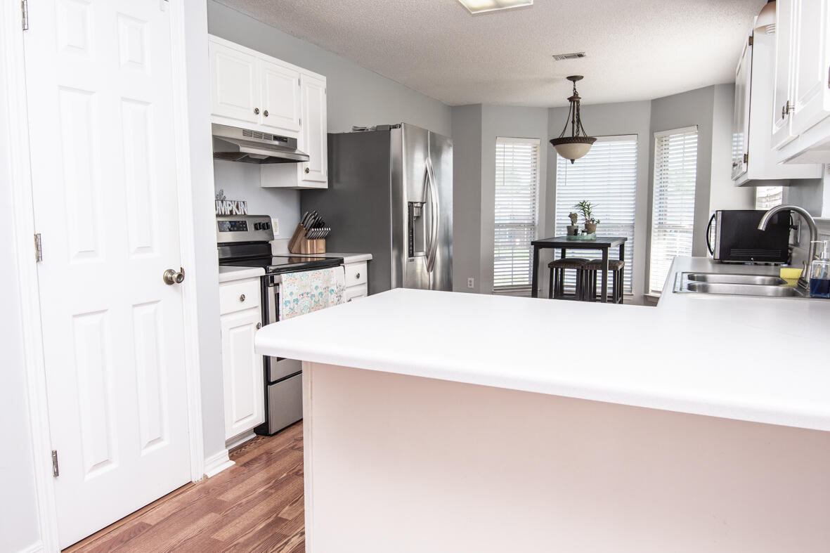 CHEROKEE BEND S/D PH 2 - Residential Lease