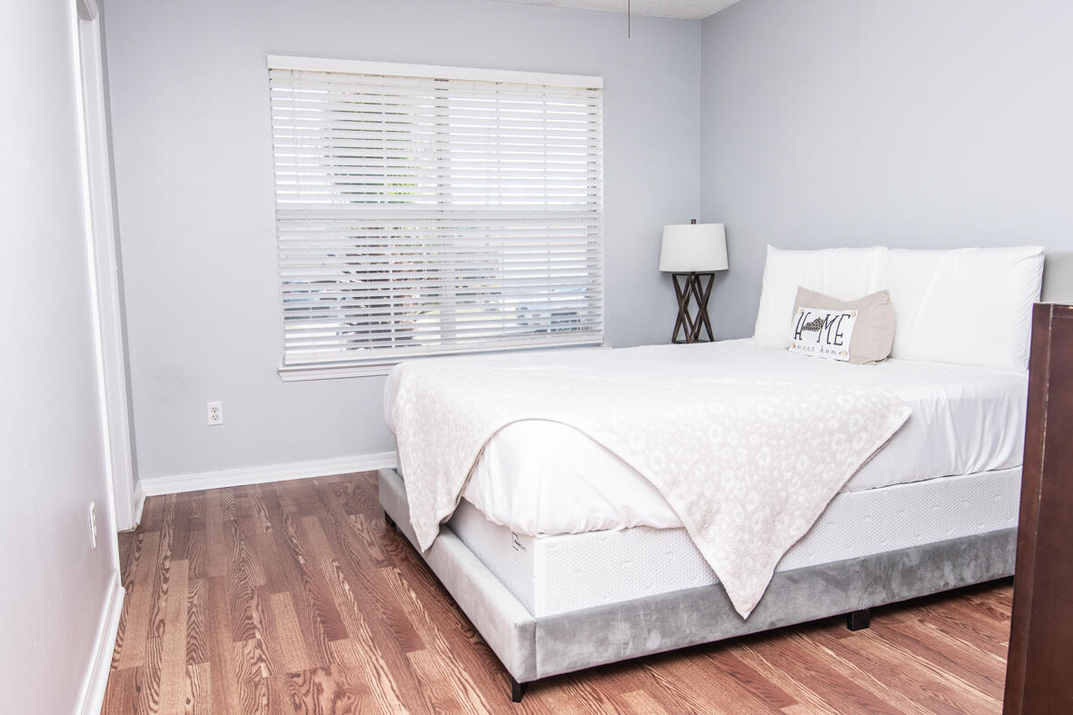 CHEROKEE BEND S/D PH 2 - Residential Lease