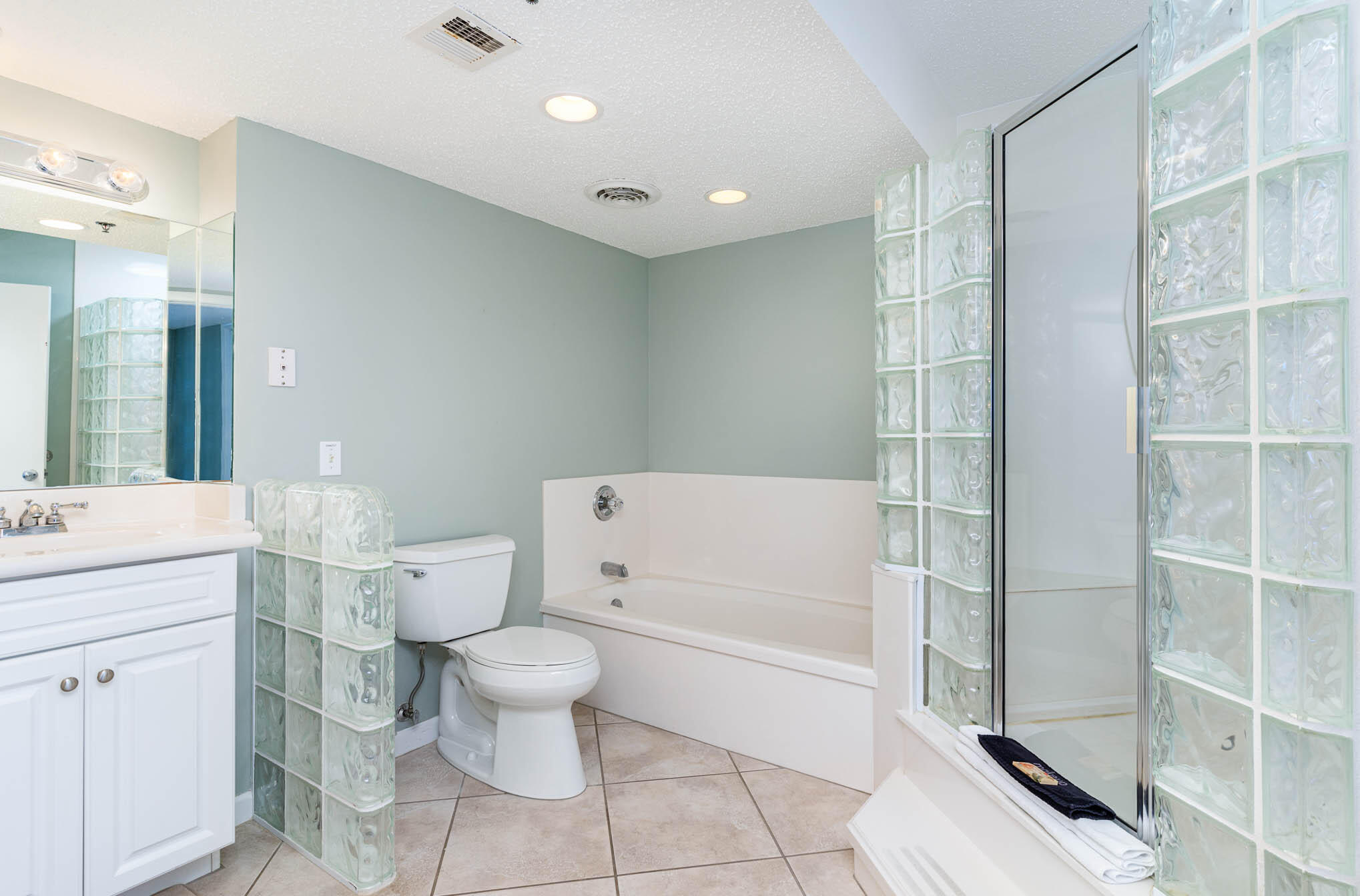 DESTIN TOWERS CONDO - Residential