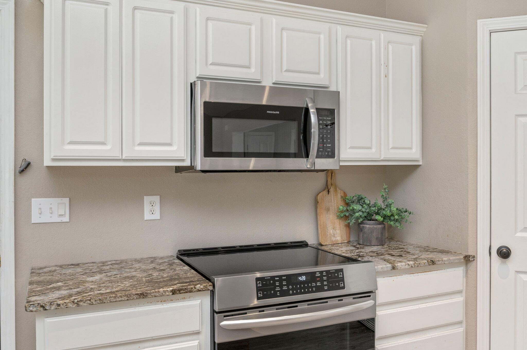 ROLLING HILLS ESTATES - Residential