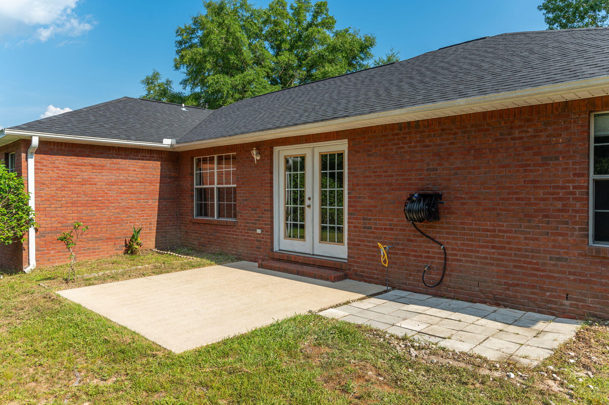 ROLLING HILLS ESTATES - Residential