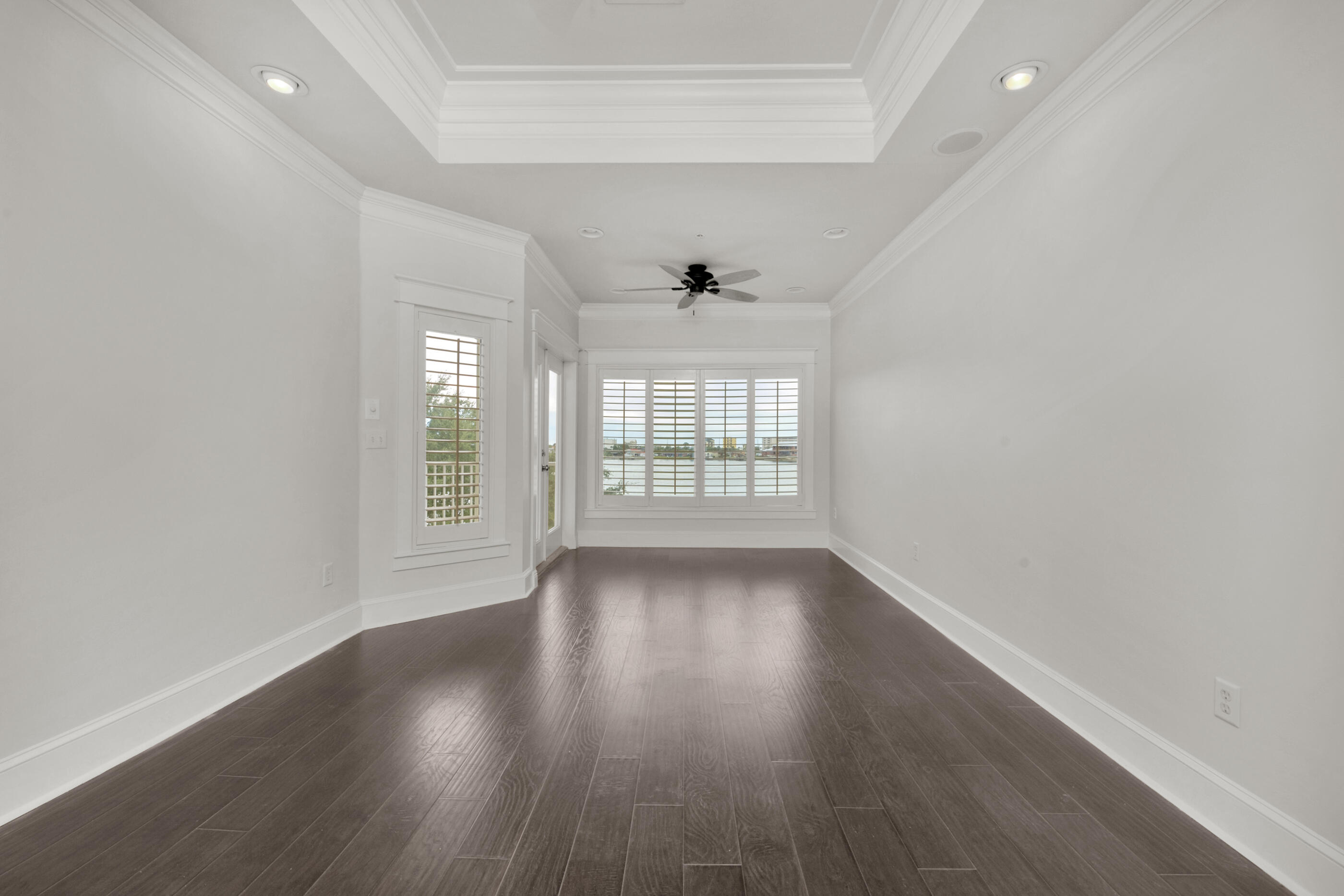 THE SOUND CONDOMINIUM - Residential