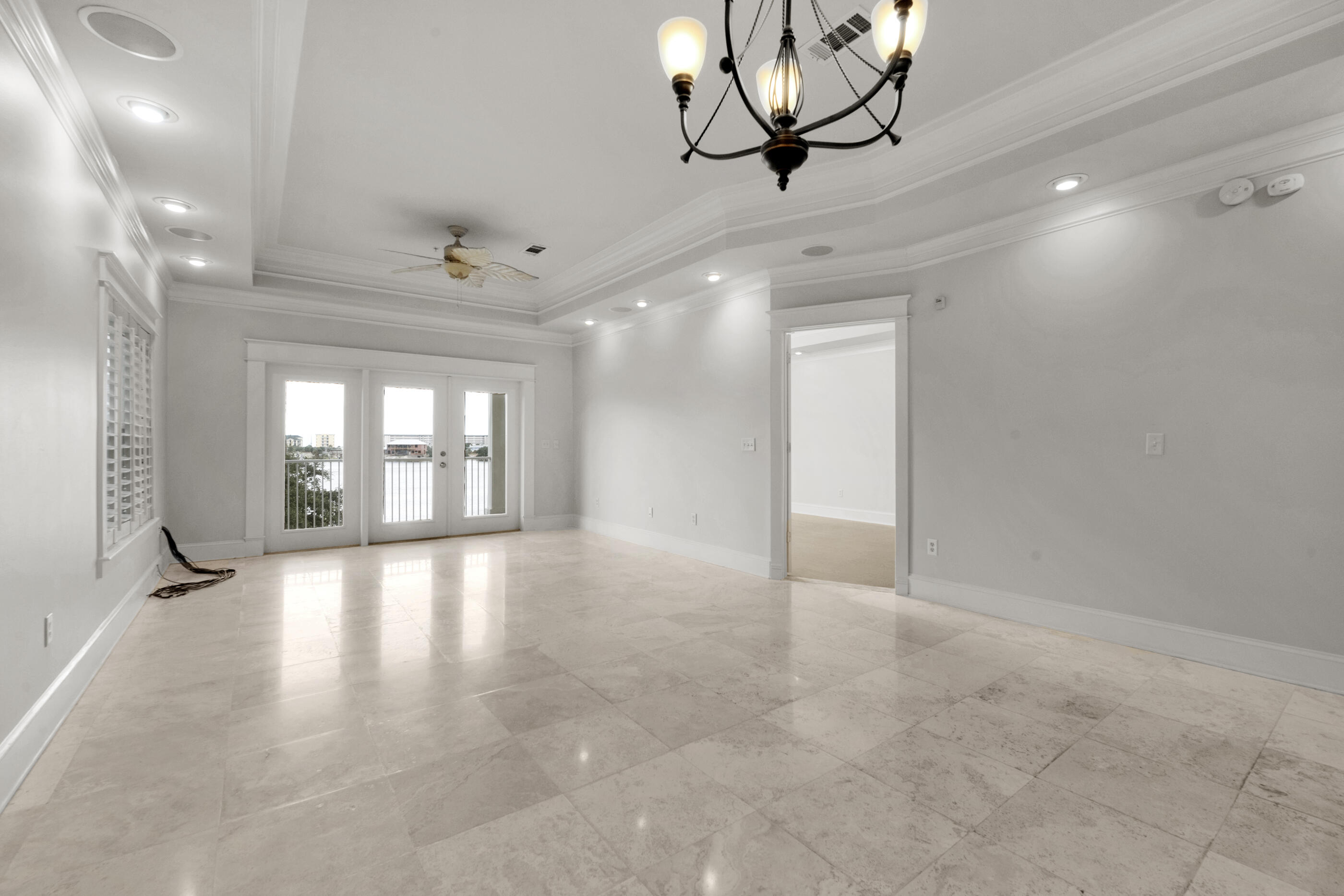 THE SOUND CONDOMINIUM - Residential