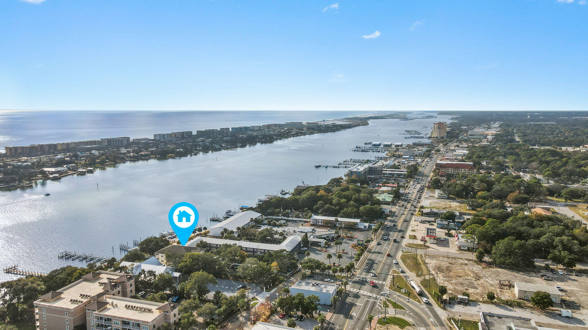 THE SOUND CONDOMINIUM - Residential