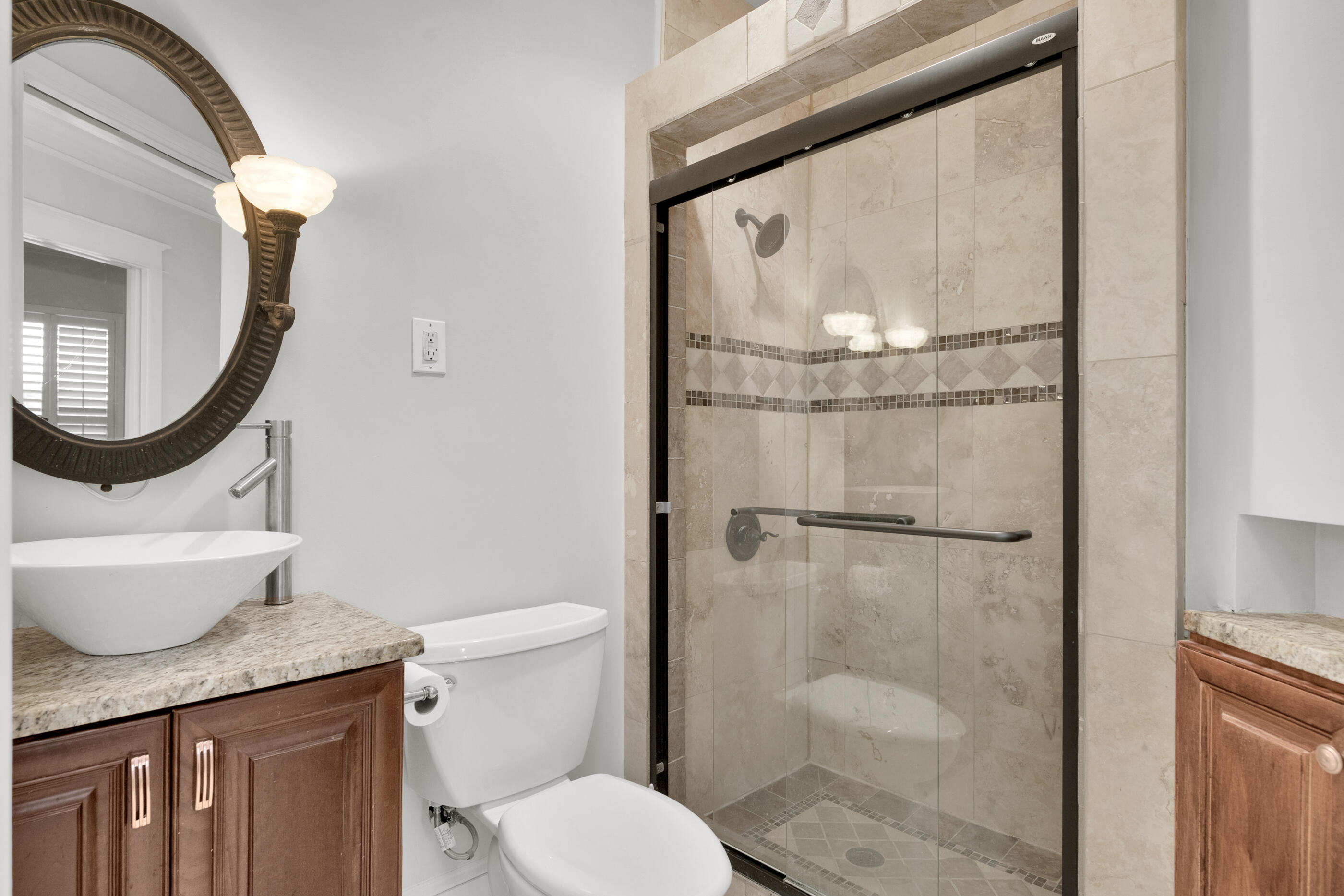 THE SOUND CONDOMINIUM - Residential