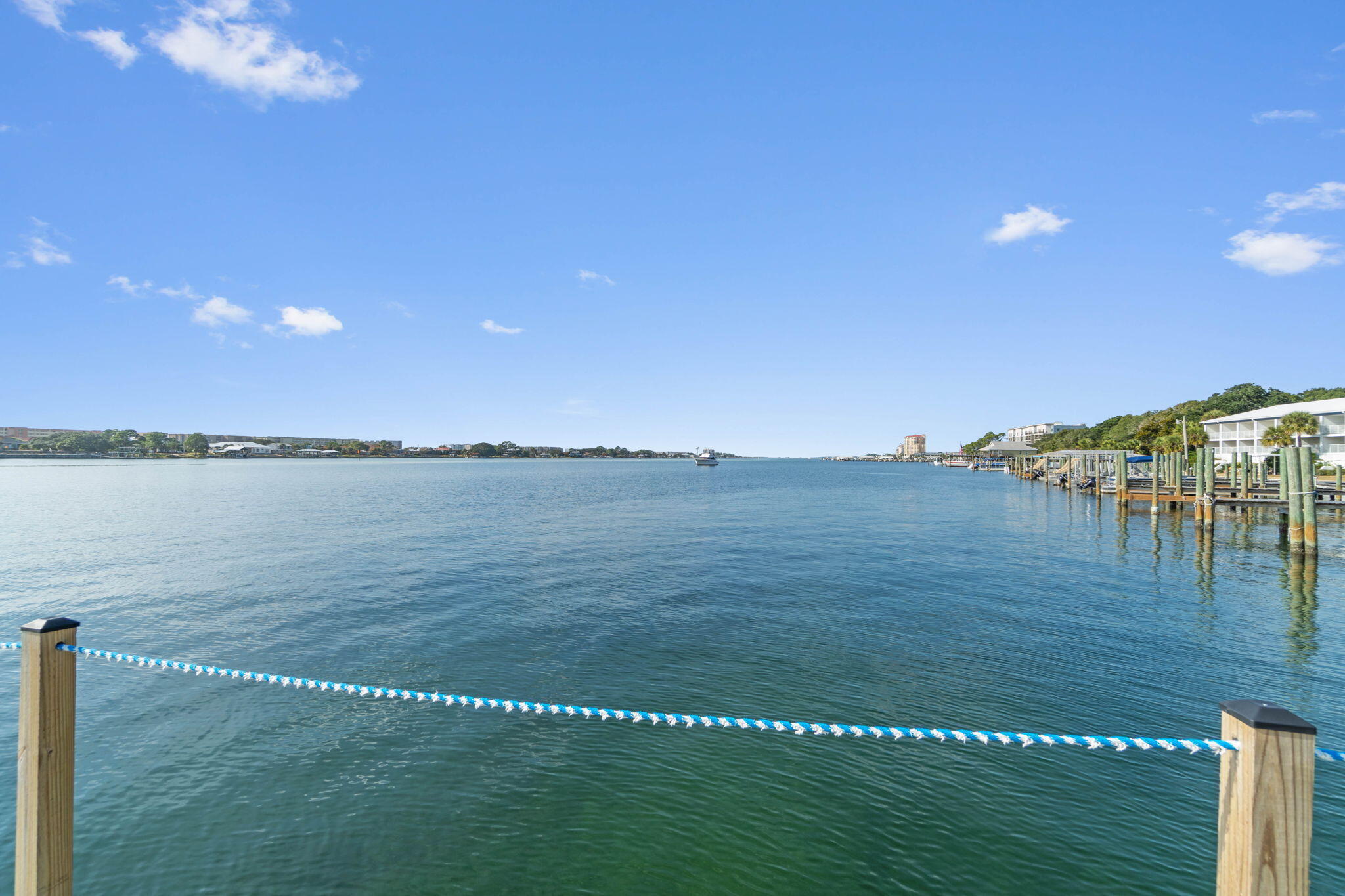 THE SOUND CONDOMINIUM - Residential