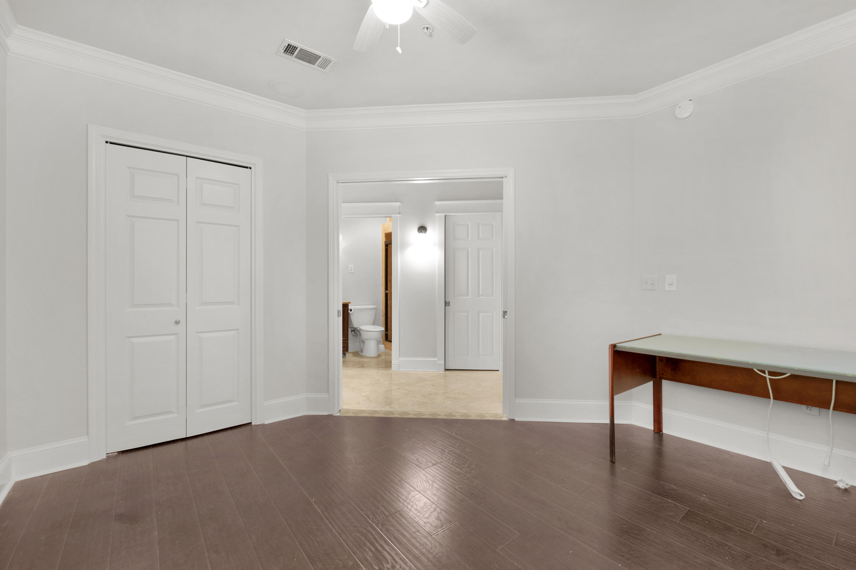 THE SOUND CONDOMINIUM - Residential