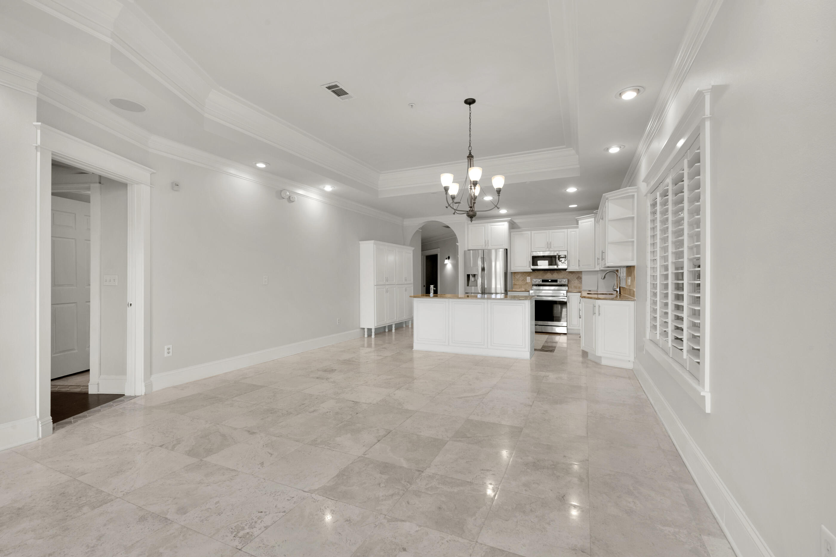 THE SOUND CONDOMINIUM - Residential