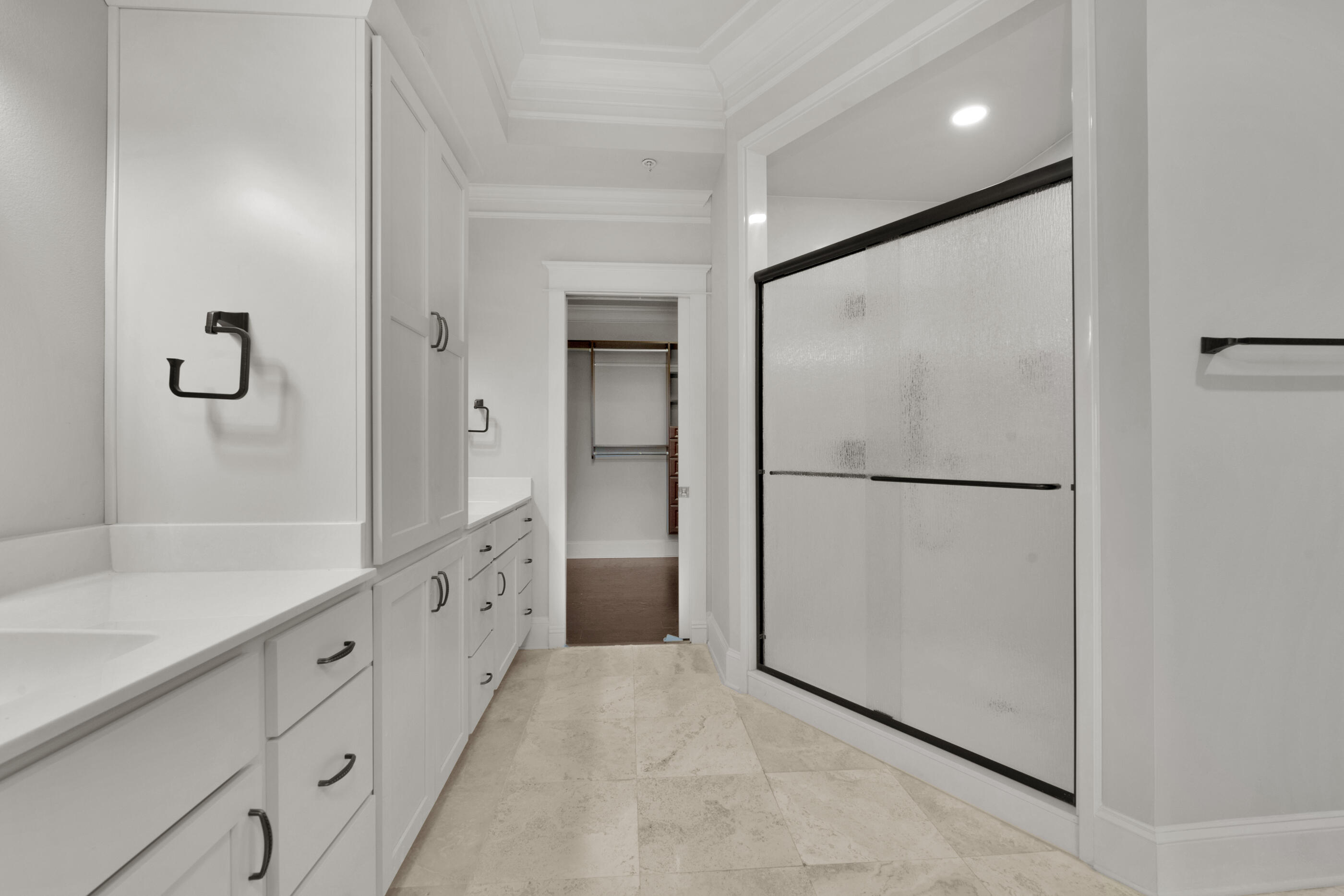 THE SOUND CONDOMINIUM - Residential