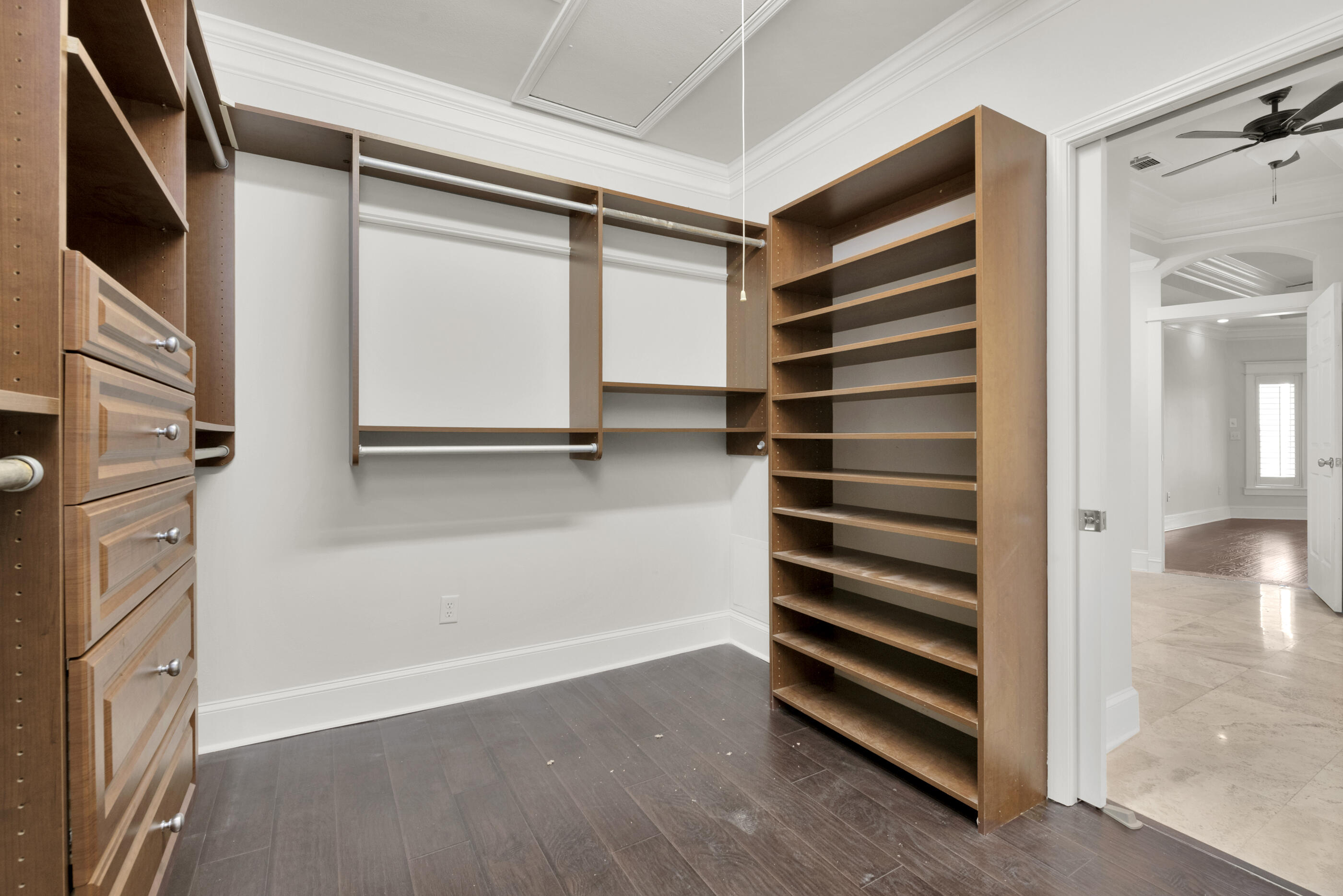 THE SOUND CONDOMINIUM - Residential