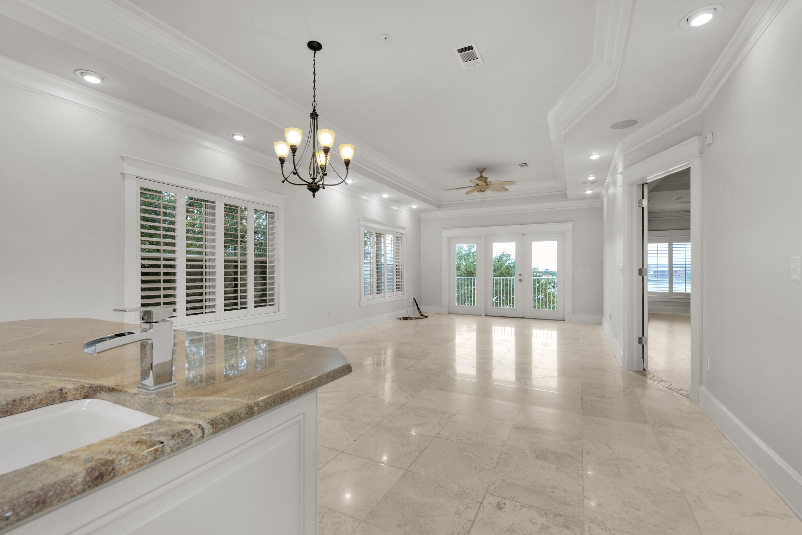 THE SOUND CONDOMINIUM - Residential