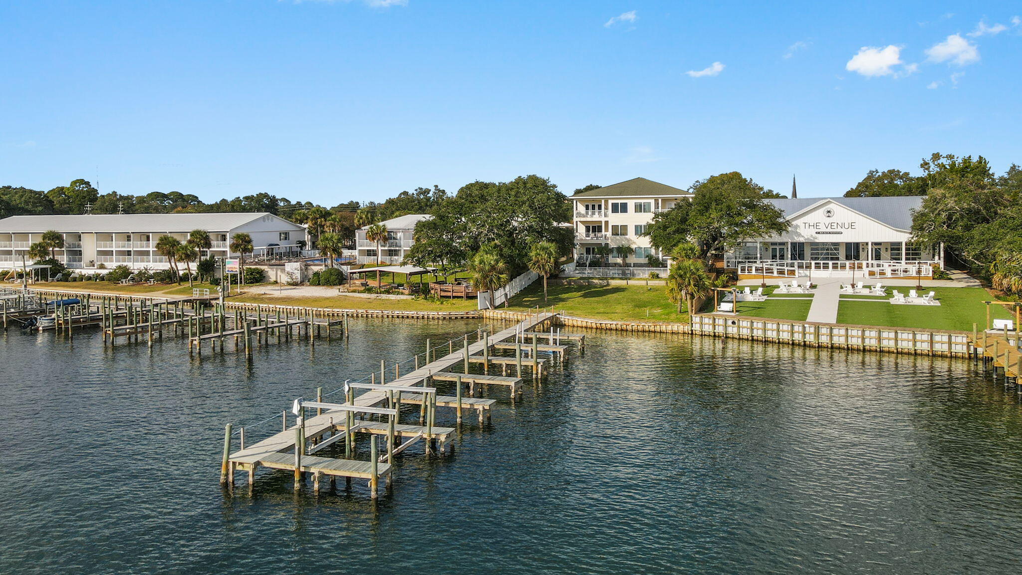 THE SOUND CONDOMINIUM - Residential