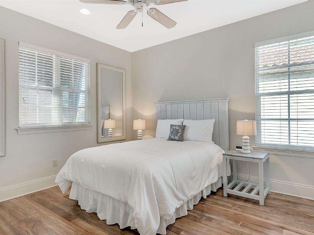 VILLA LAGO - Residential