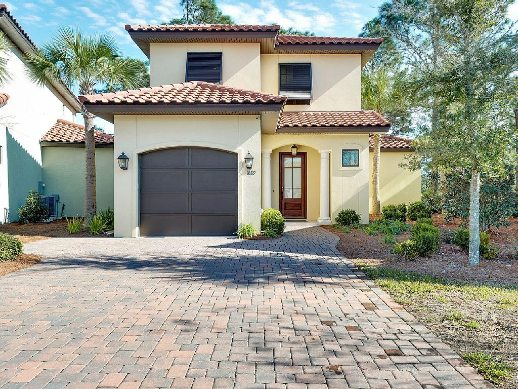 VILLA LAGO - Residential