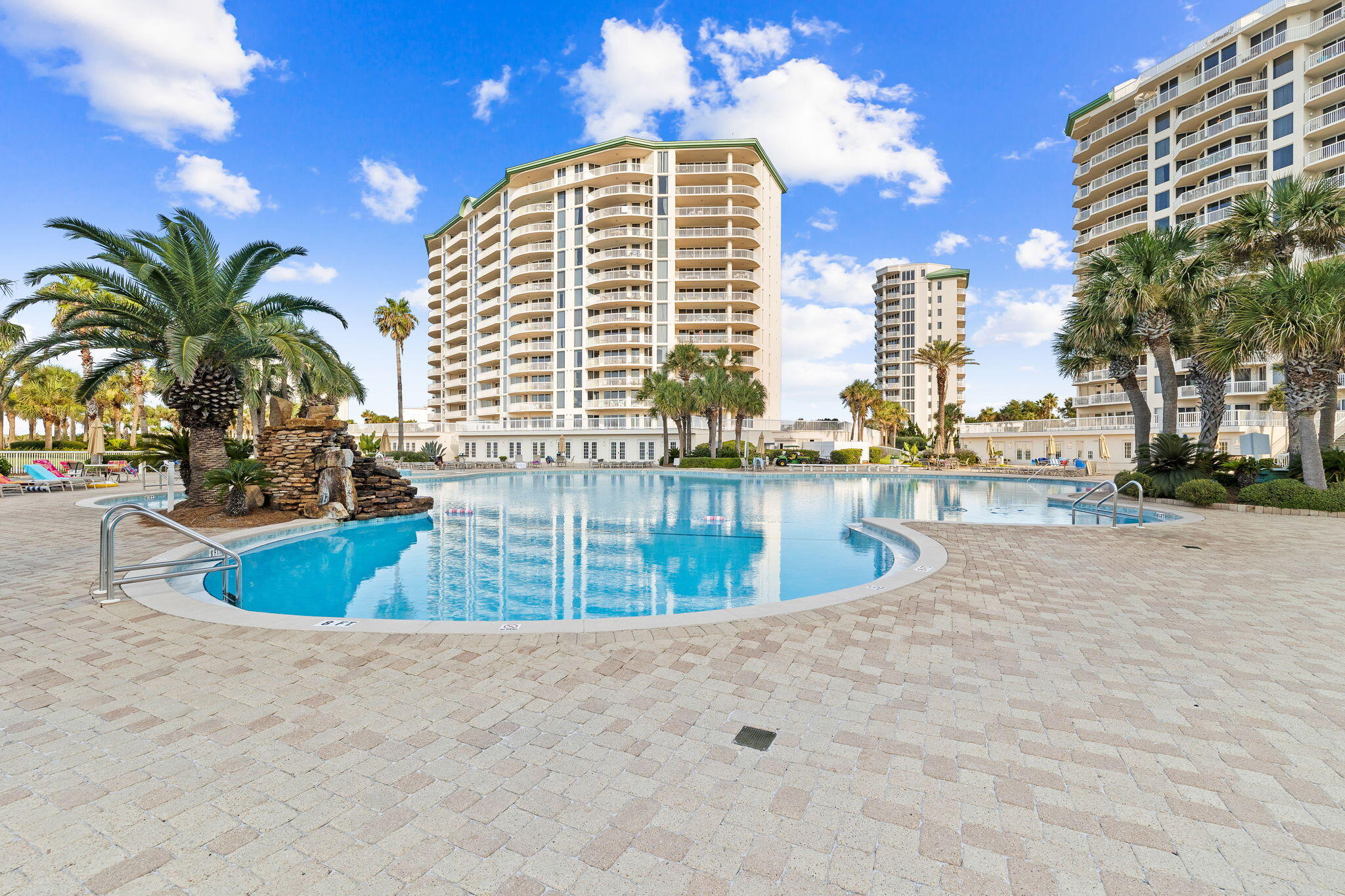 ST. MAARTEN AT SILVER SHELLS - Residential
