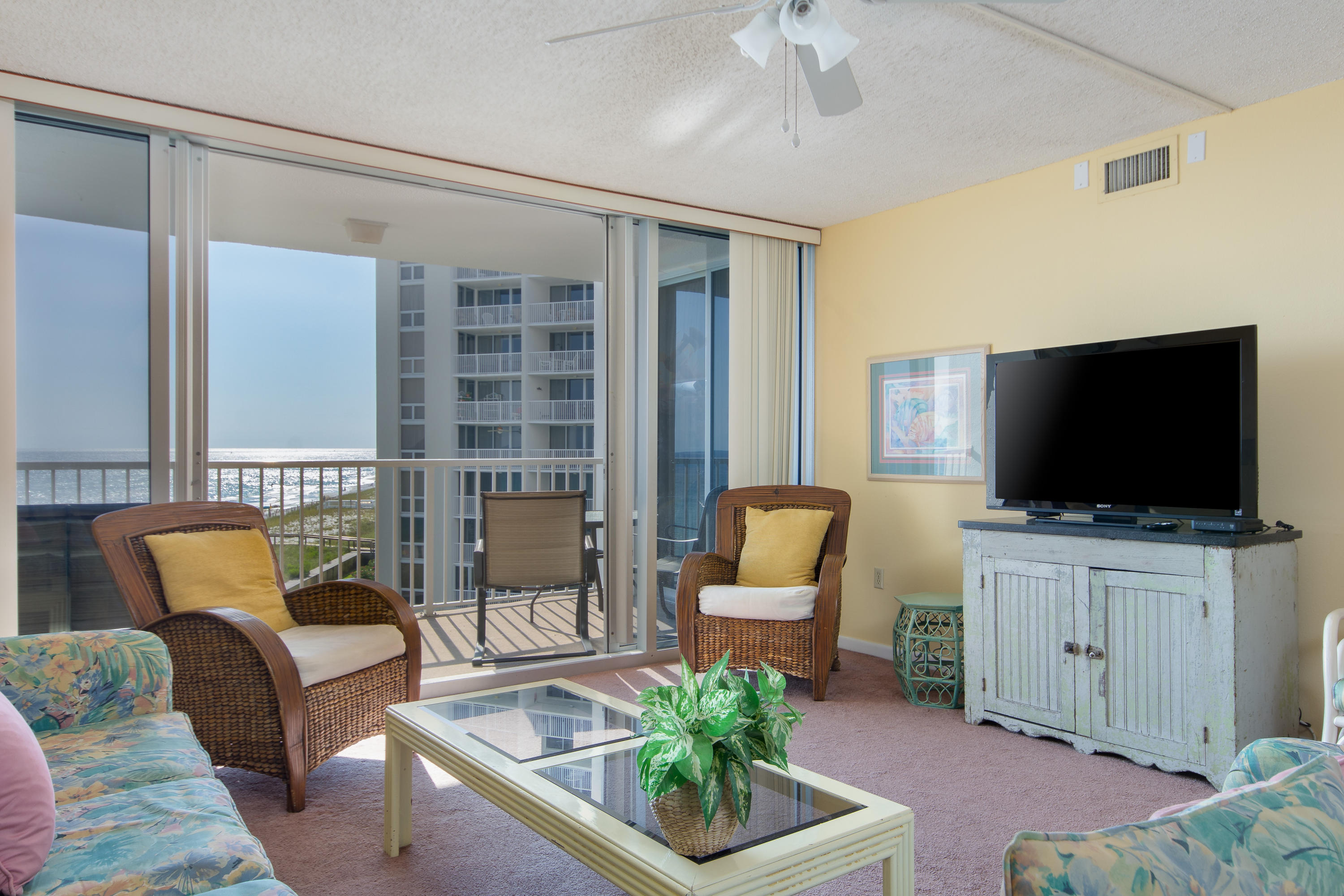 SHORELINE TOWERS 1 - Residential