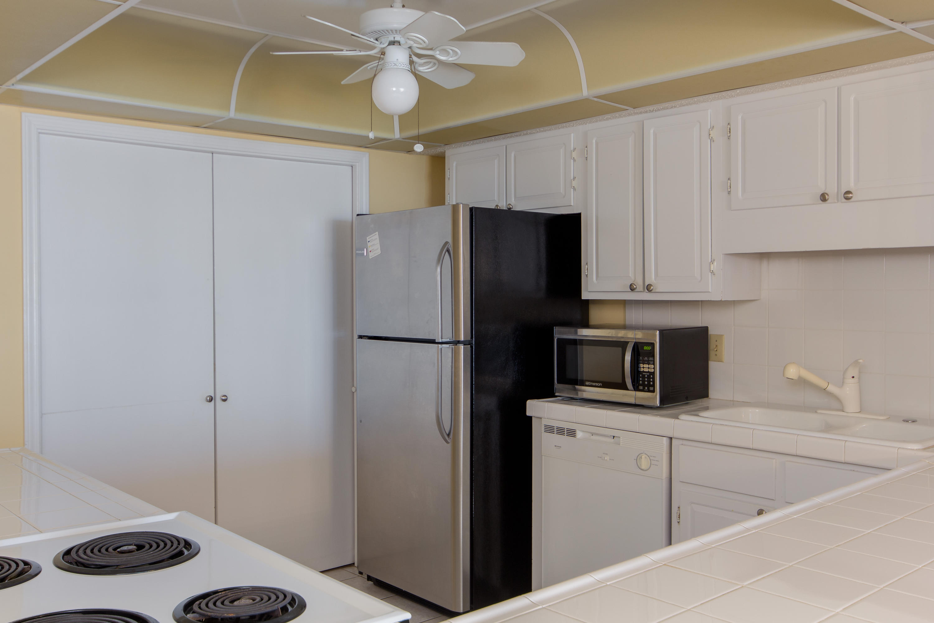 SHORELINE TOWERS 1 - Residential