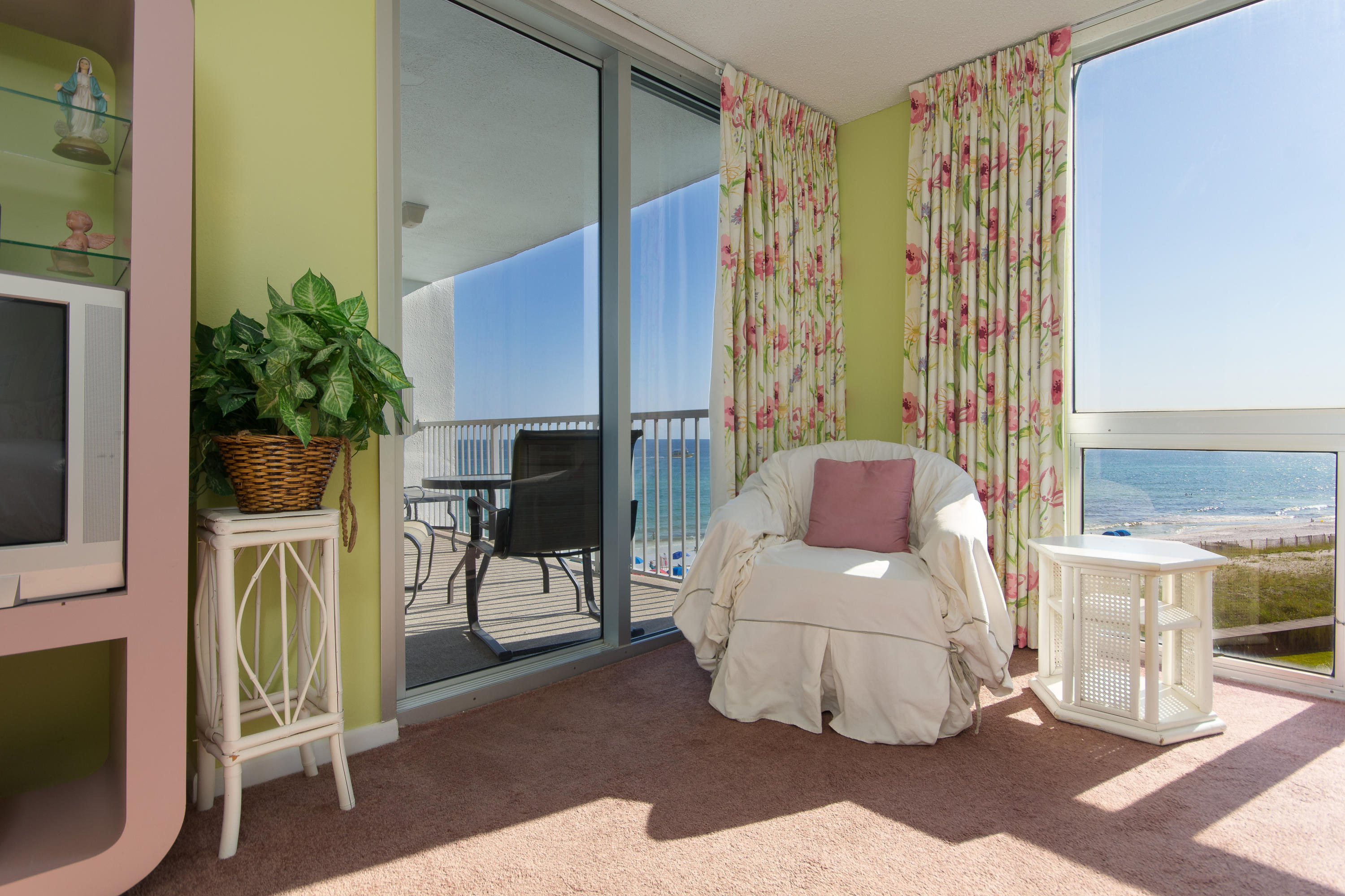 SHORELINE TOWERS 1 - Residential