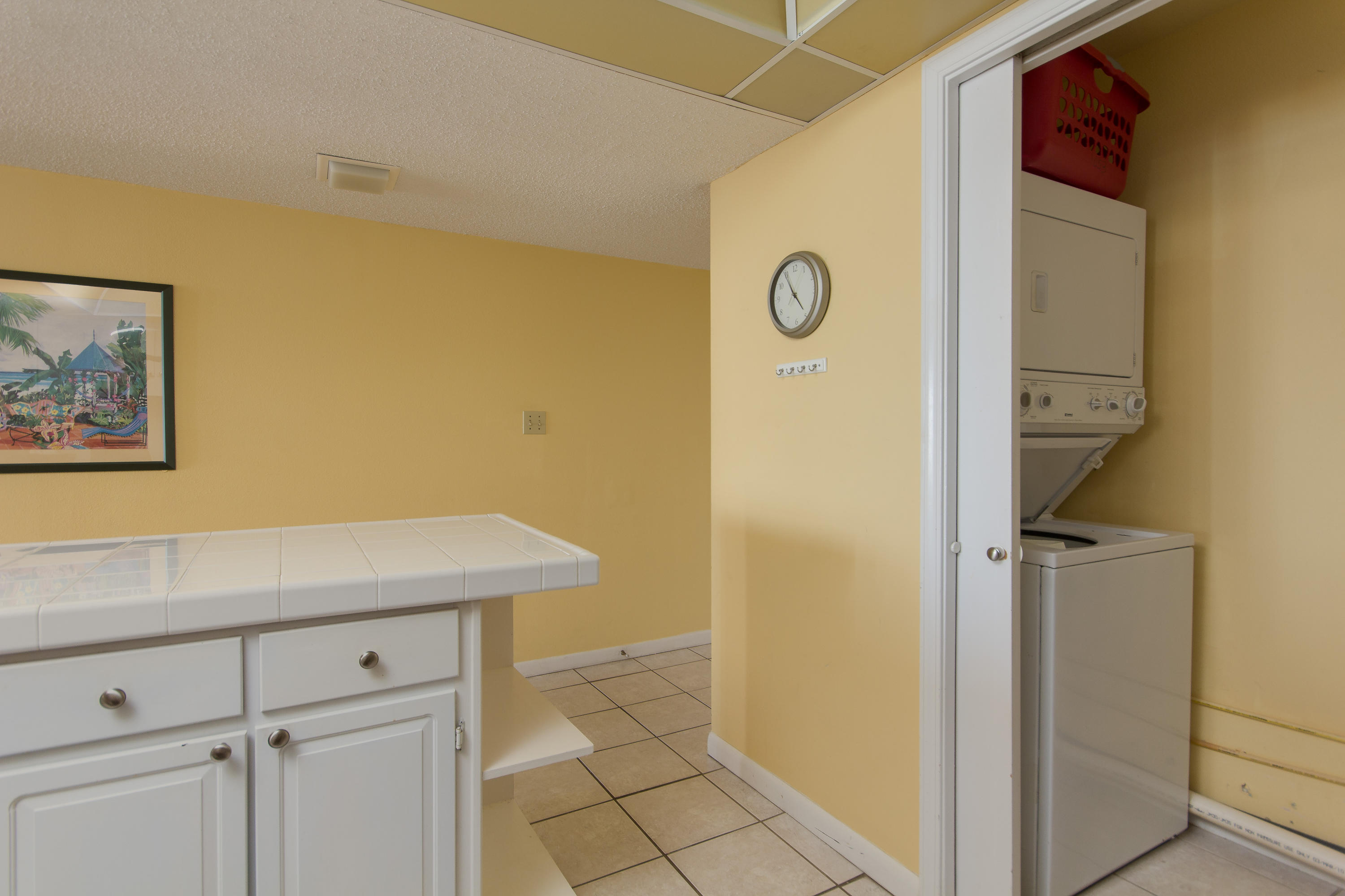 SHORELINE TOWERS 1 - Residential