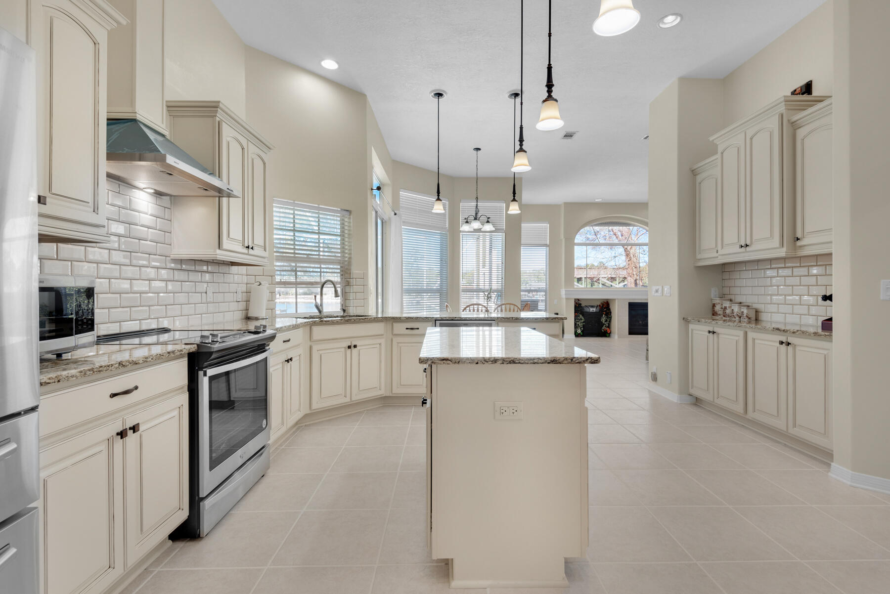 DANA POINTE - Residential