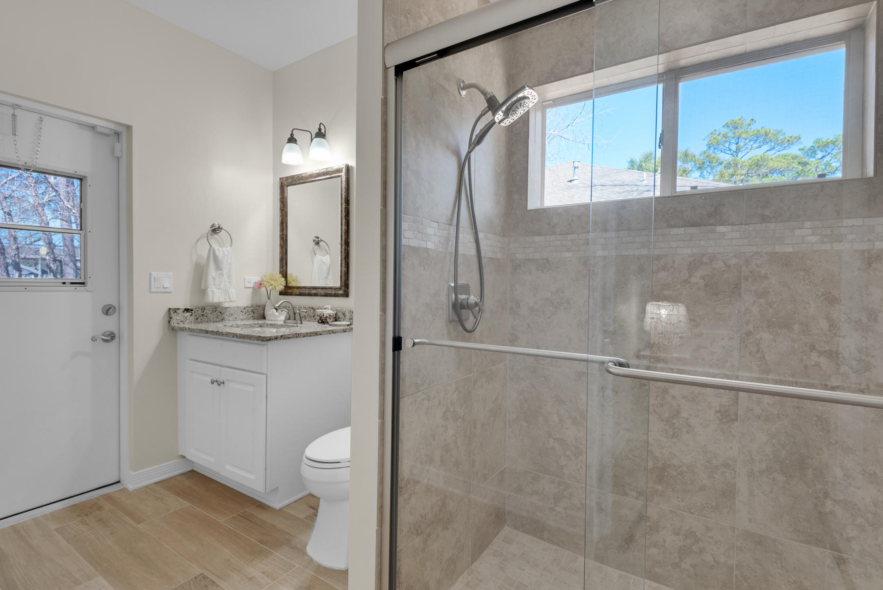 DANA POINTE - Residential