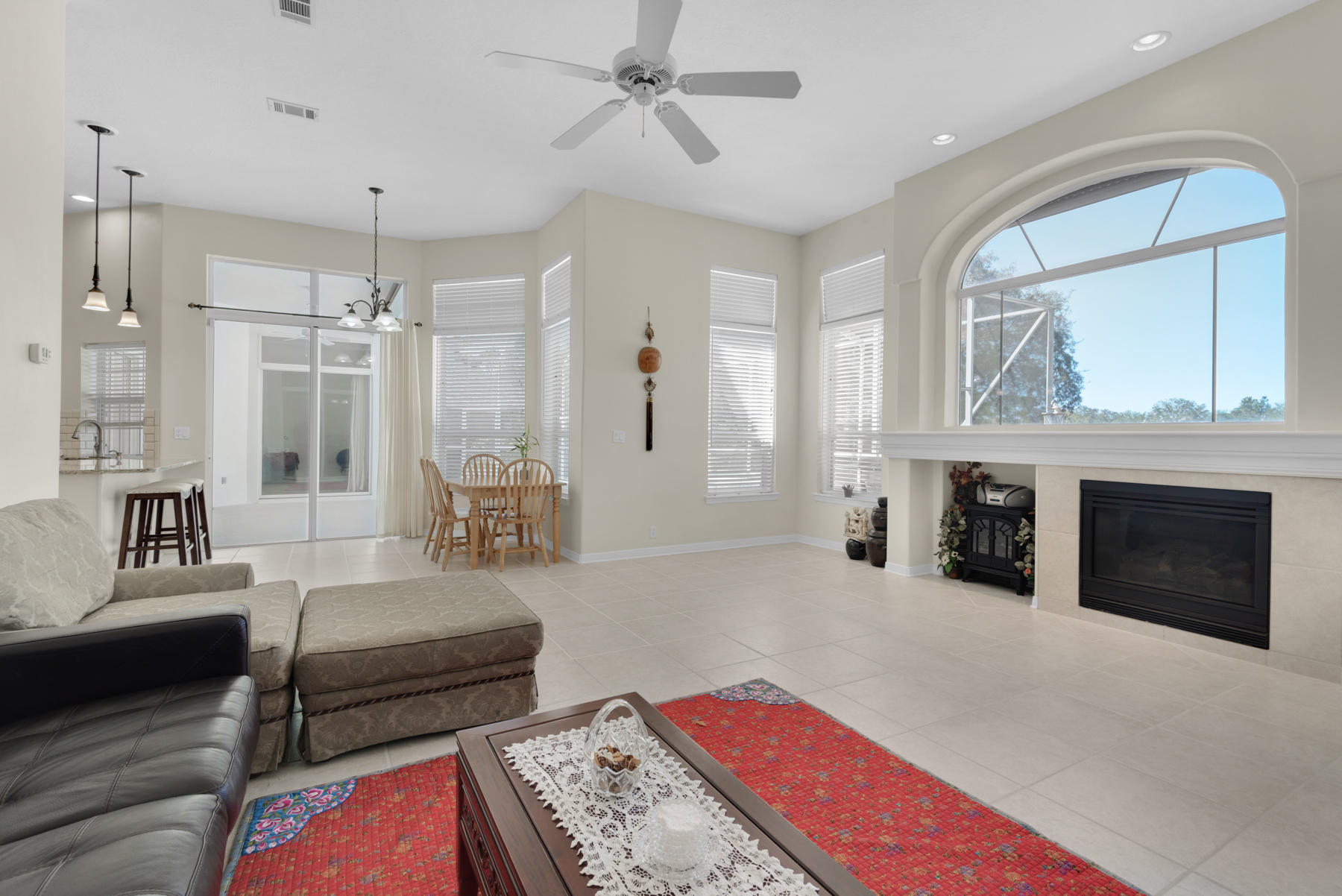DANA POINTE - Residential