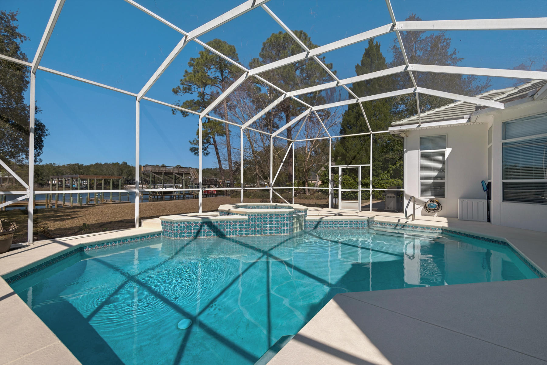 DANA POINTE - Residential