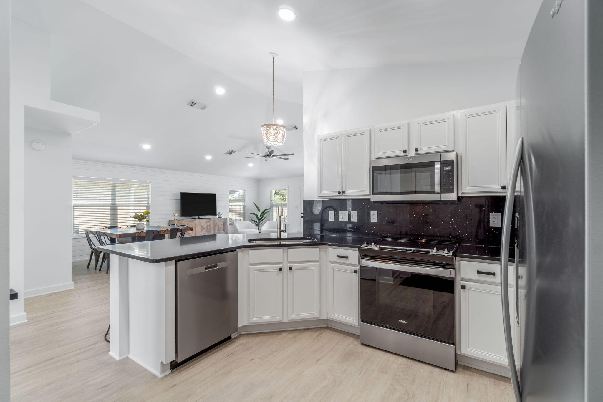 PARADISE RETREAT - Residential