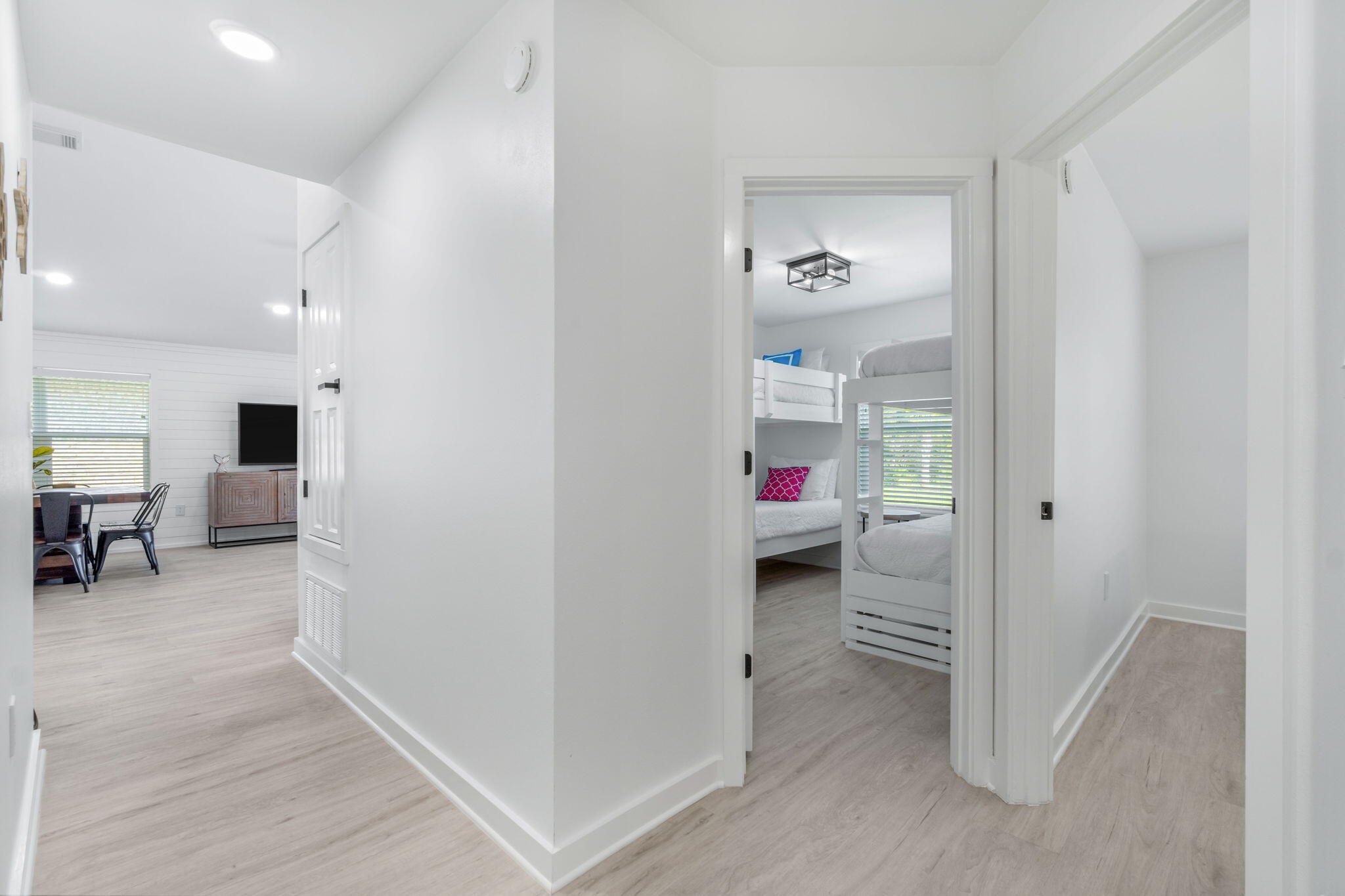 PARADISE RETREAT - Residential