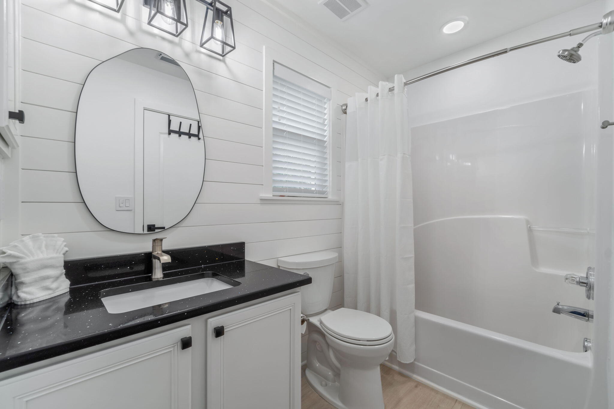 PARADISE RETREAT - Residential